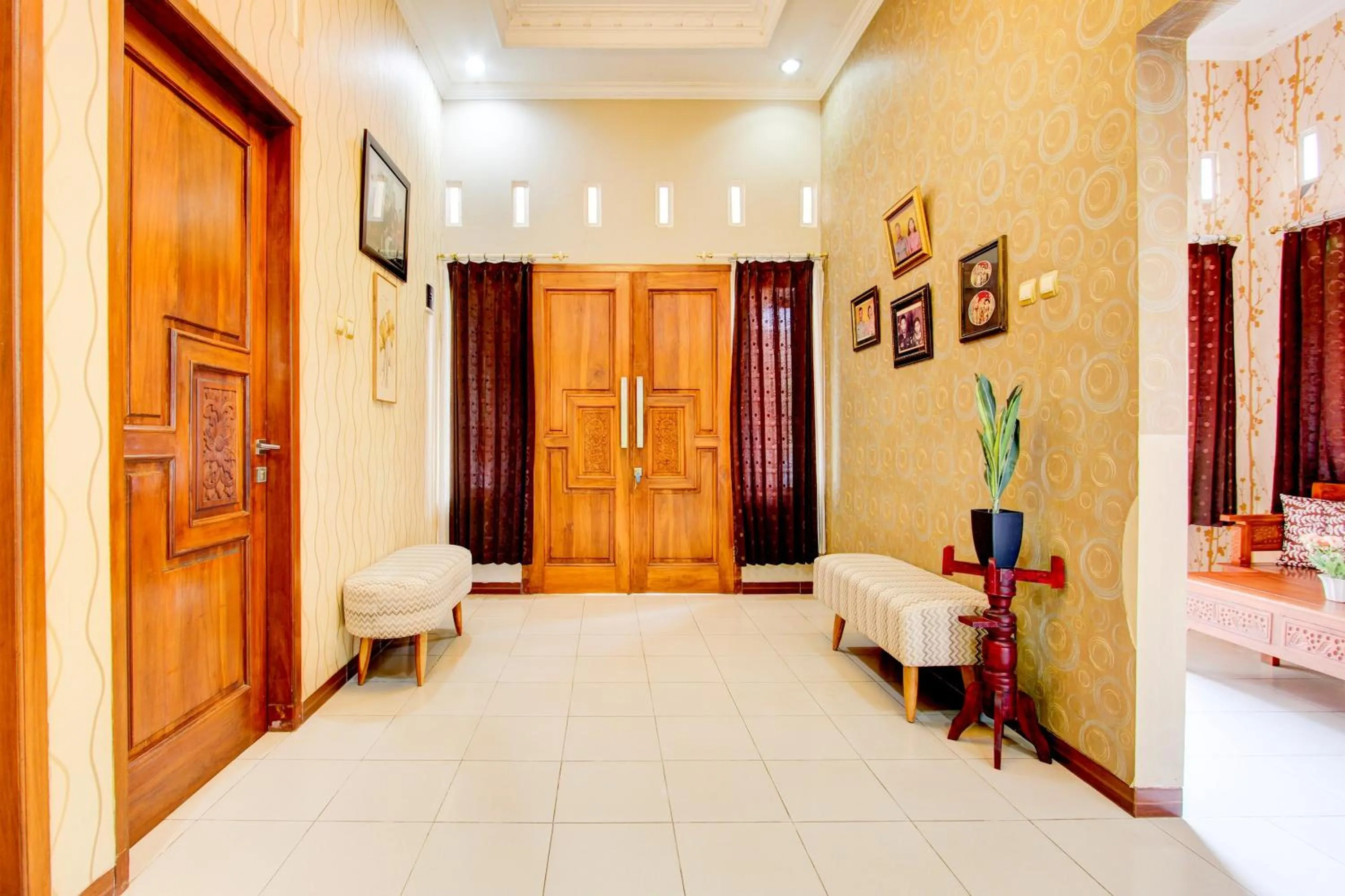 Lobby or reception, Bed in Hotel O Homestay Koe Syariah