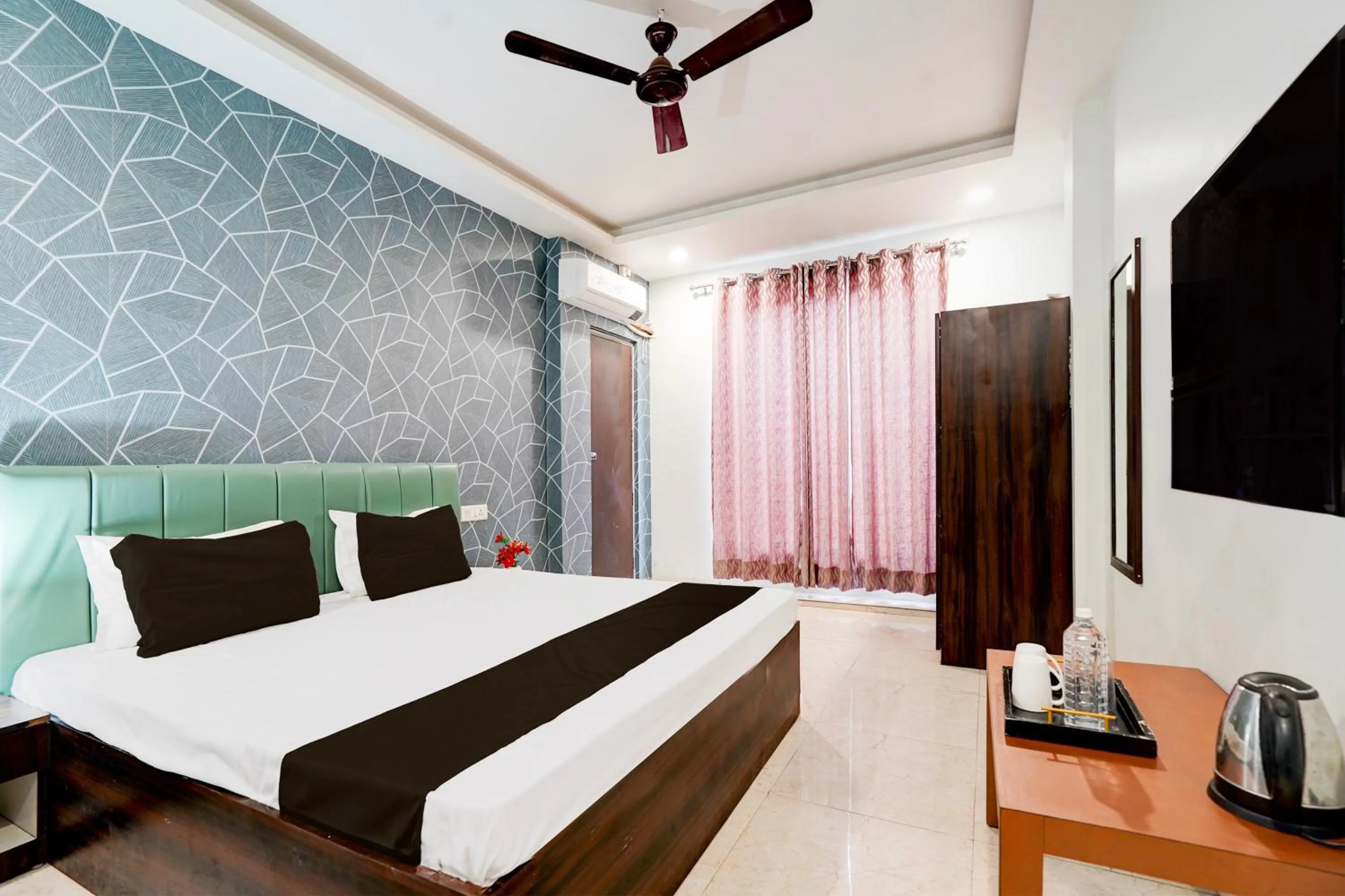 Bedroom, Bed in Hotel O Alankrita Resort