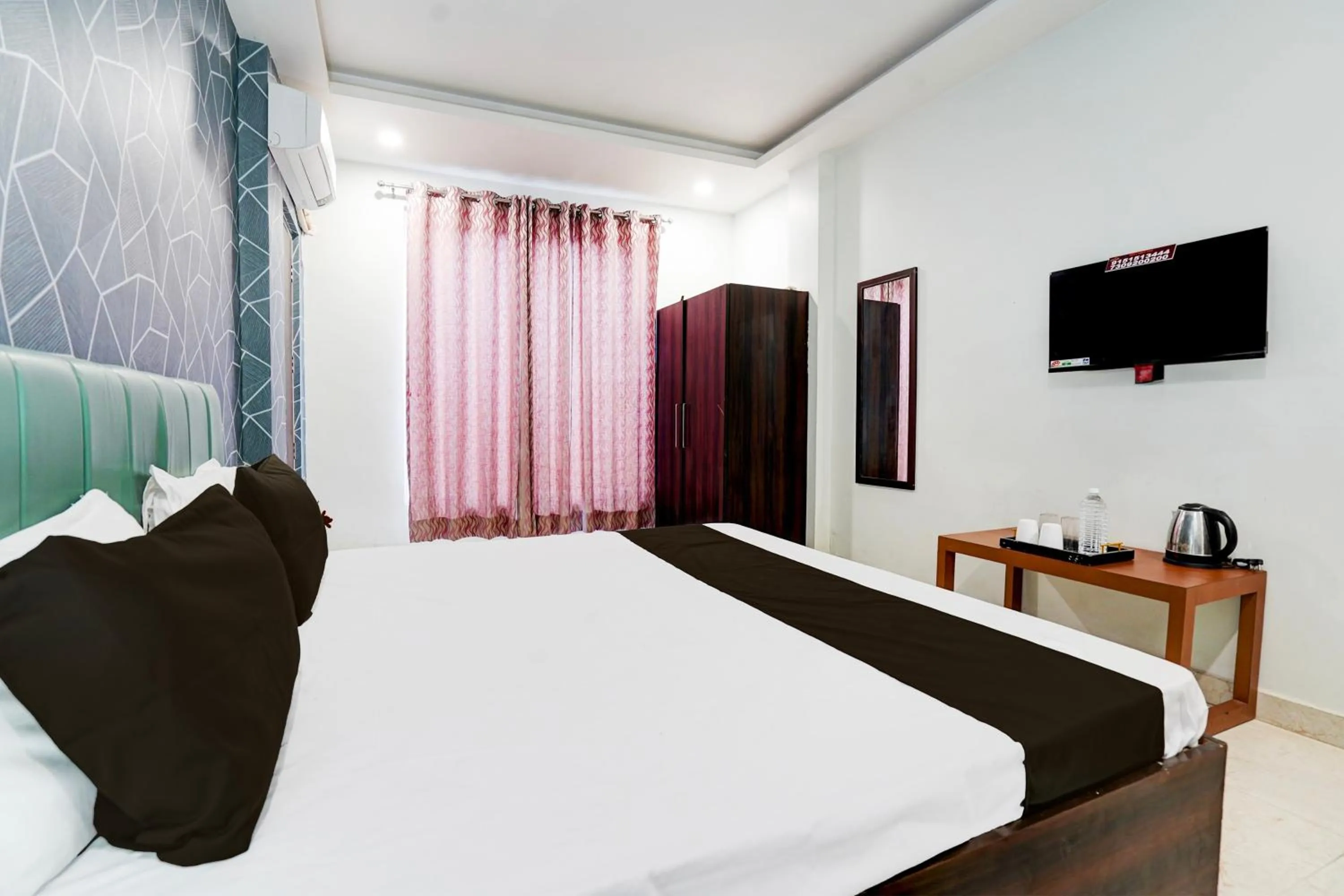 Bedroom, Bed in Hotel O Alankrita Resort