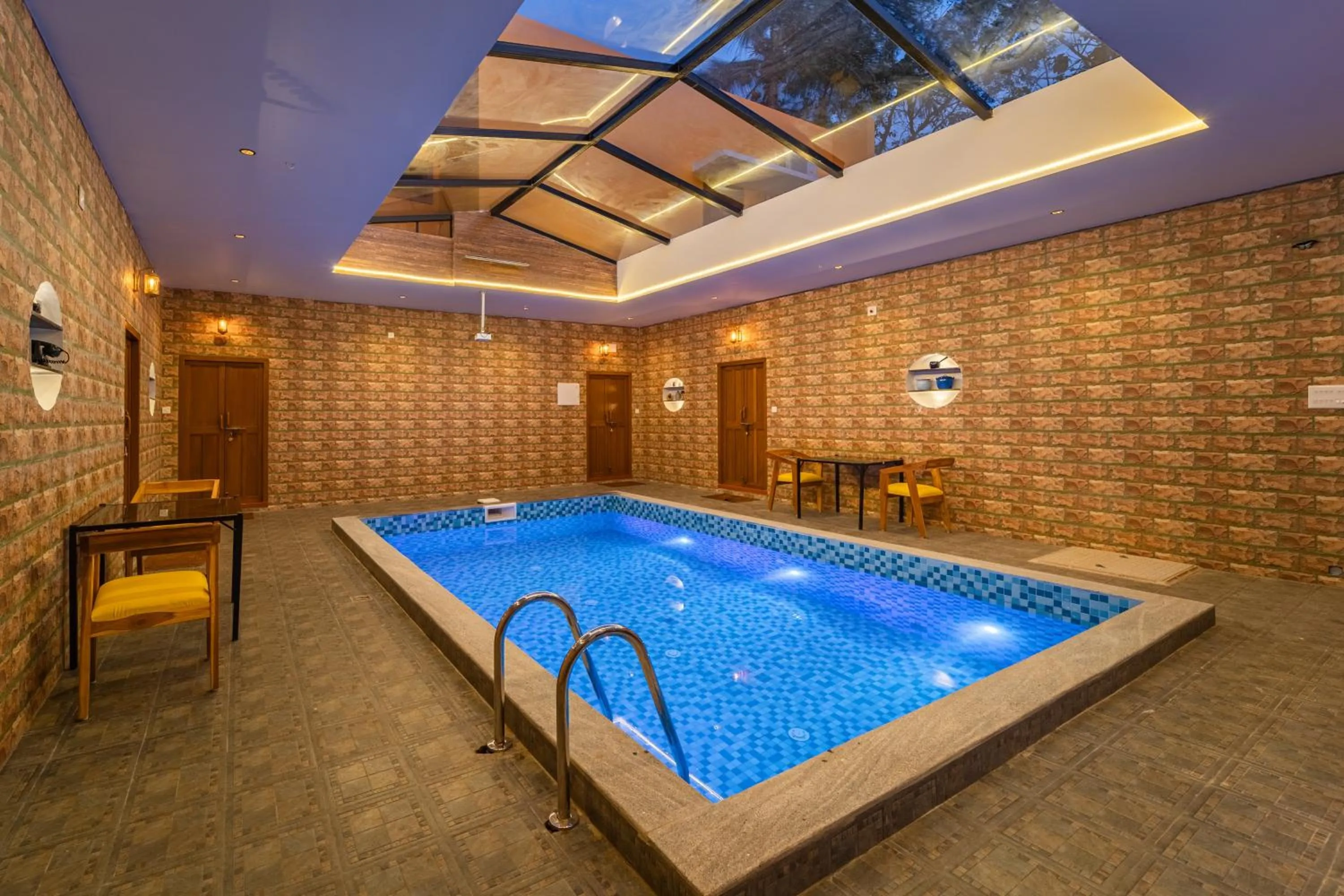 Swimming pool in Teak Leaf Gateway Villa with Swimming Pool Indoor Games