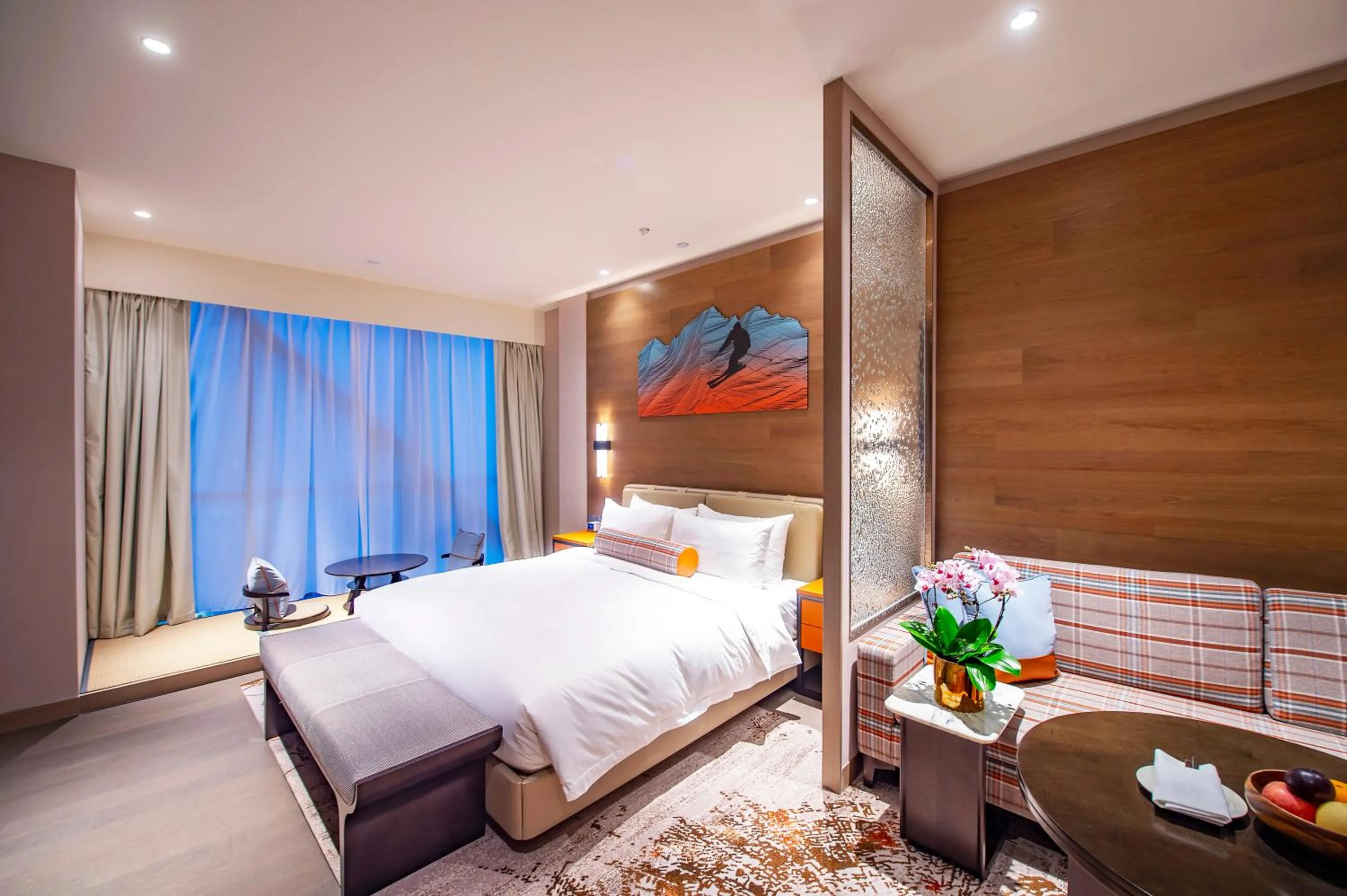 L Snow Supreme Hotel