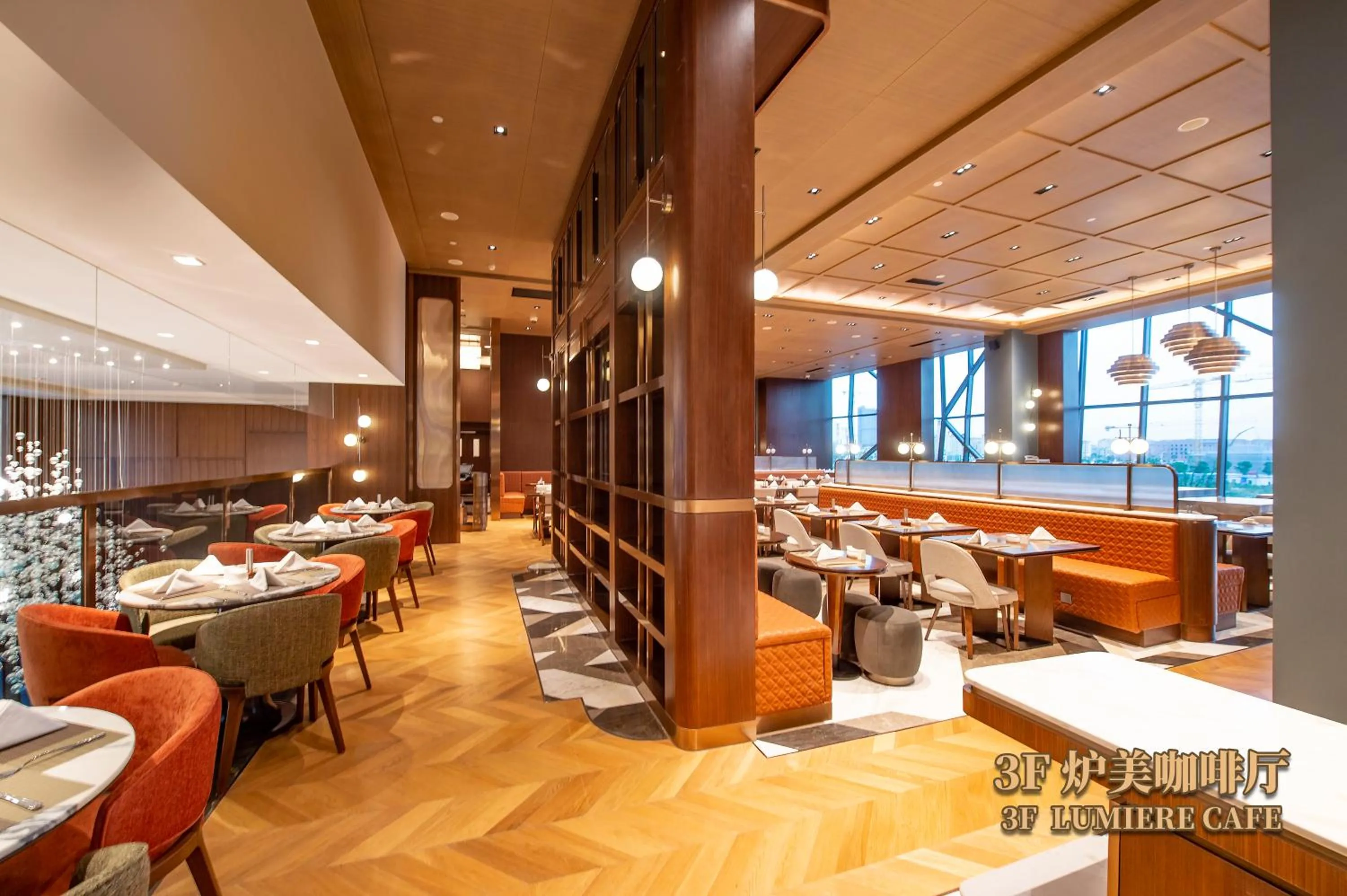 Restaurant/places to eat in L Snow Supreme Hotel