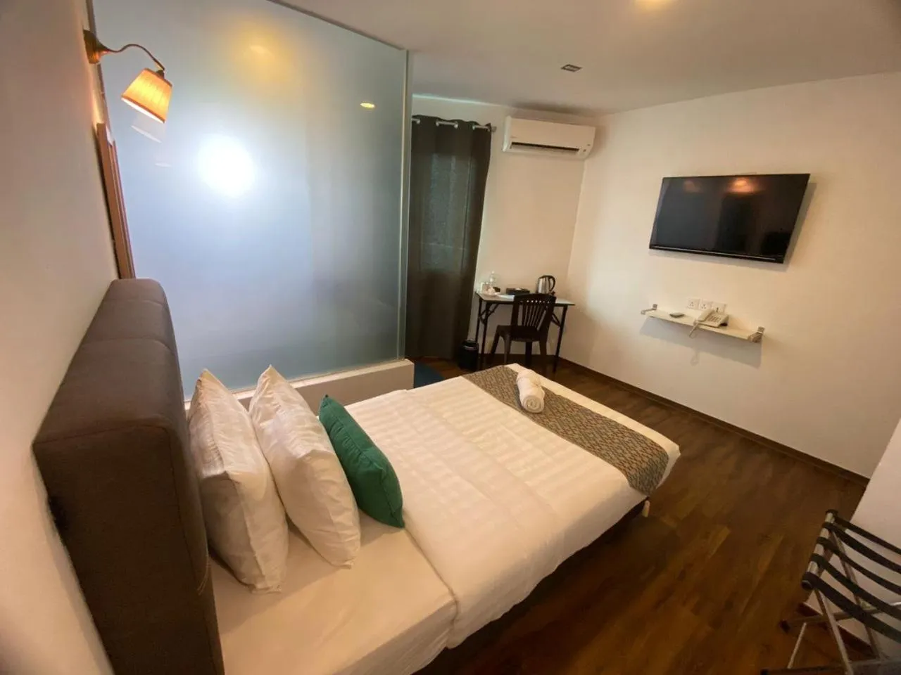 Bed in HOTEL LONGHOUSE