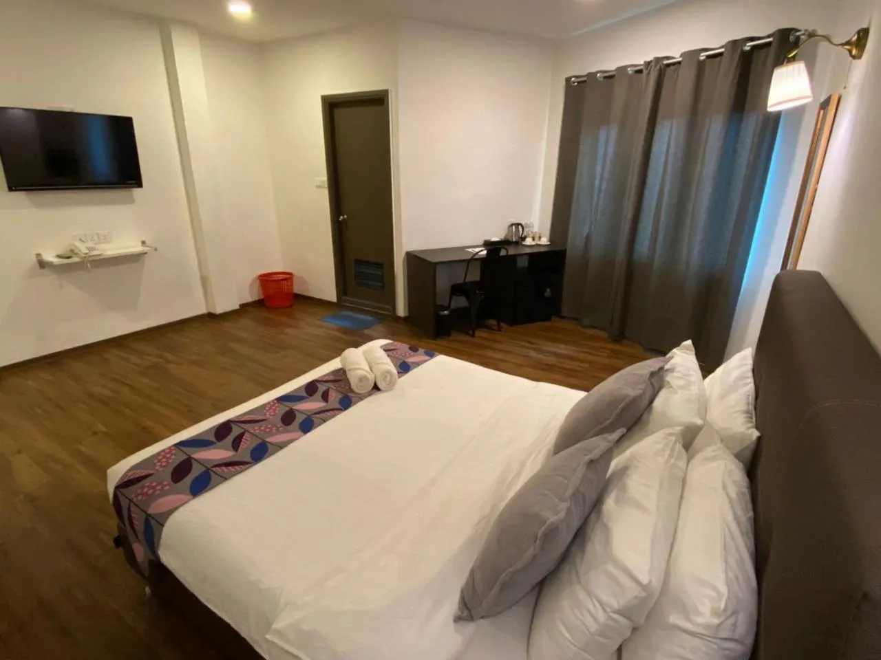 Bed in HOTEL LONGHOUSE