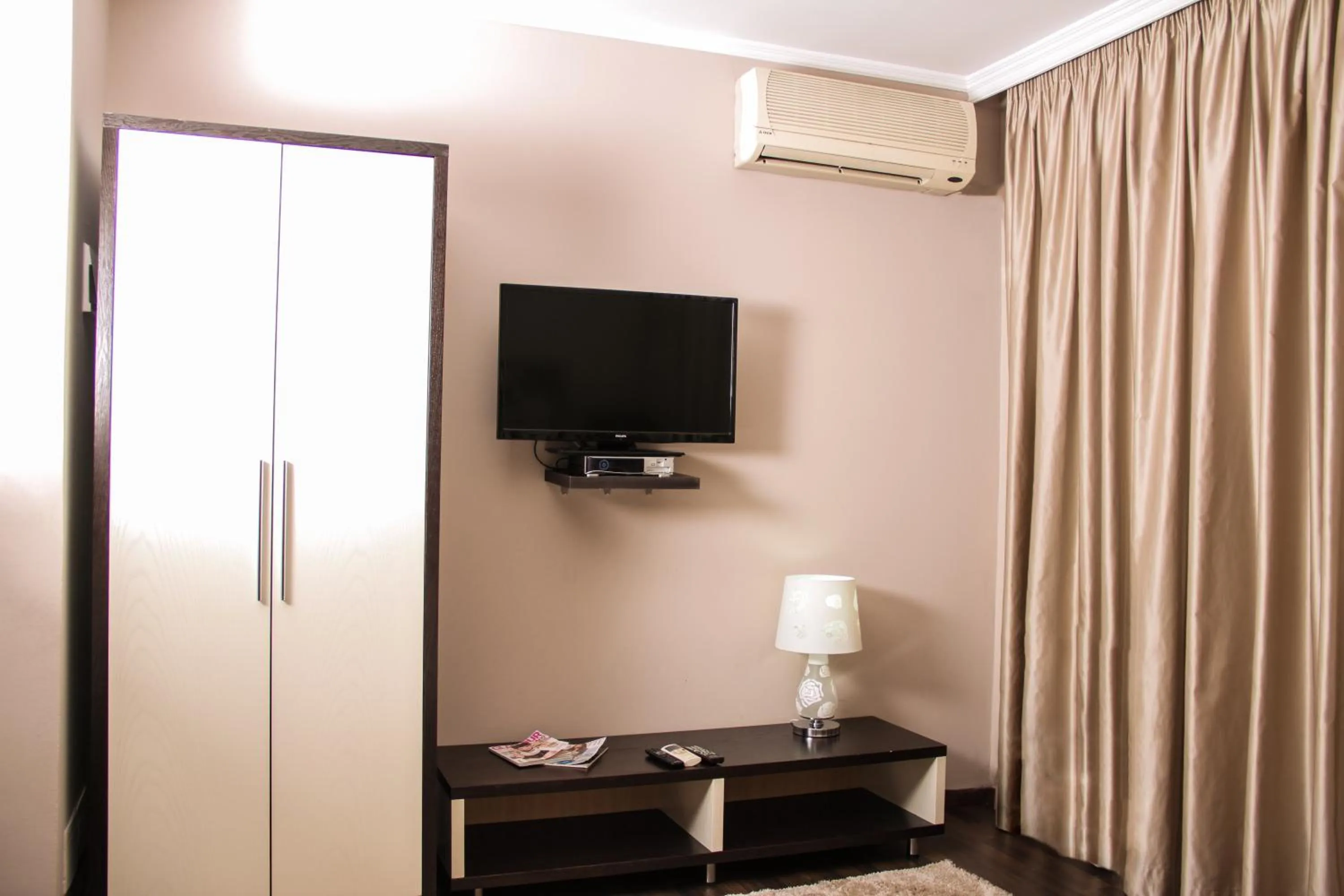 TV and multimedia in Vivar Hotel