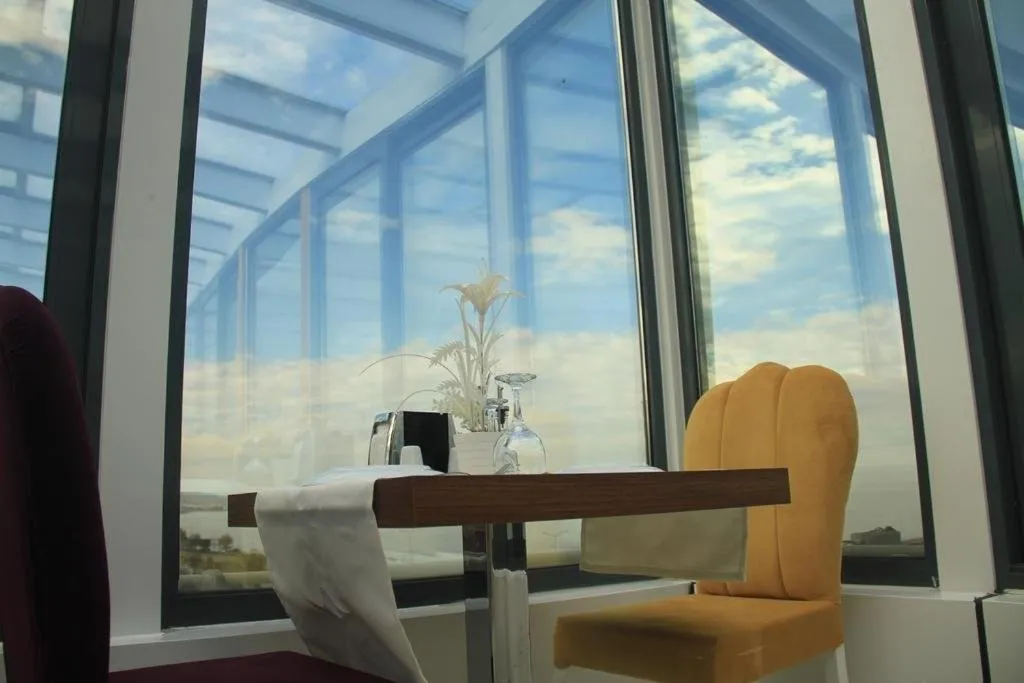 Restaurant/places to eat in Hotel Avci