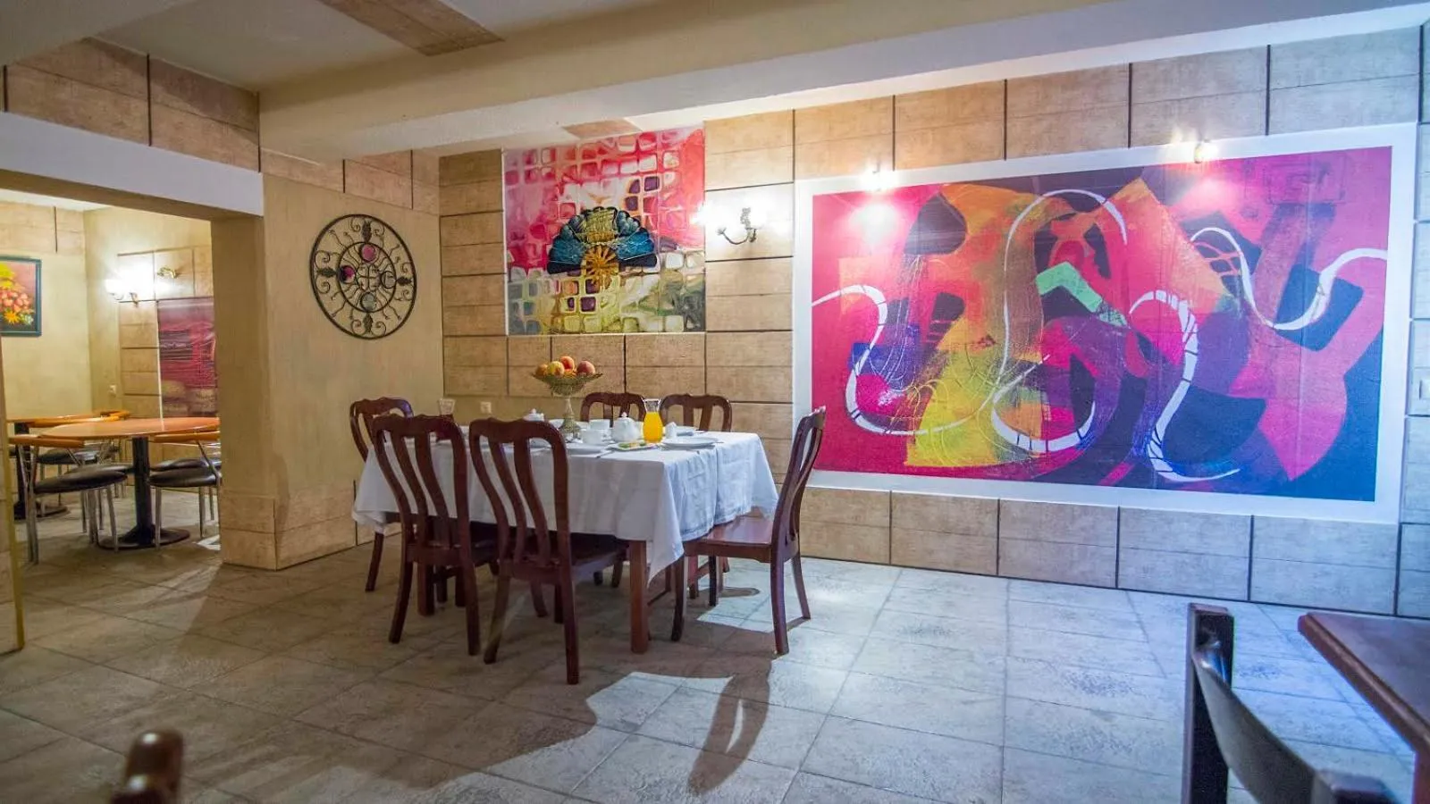 Restaurant/places to eat in Rogas Home