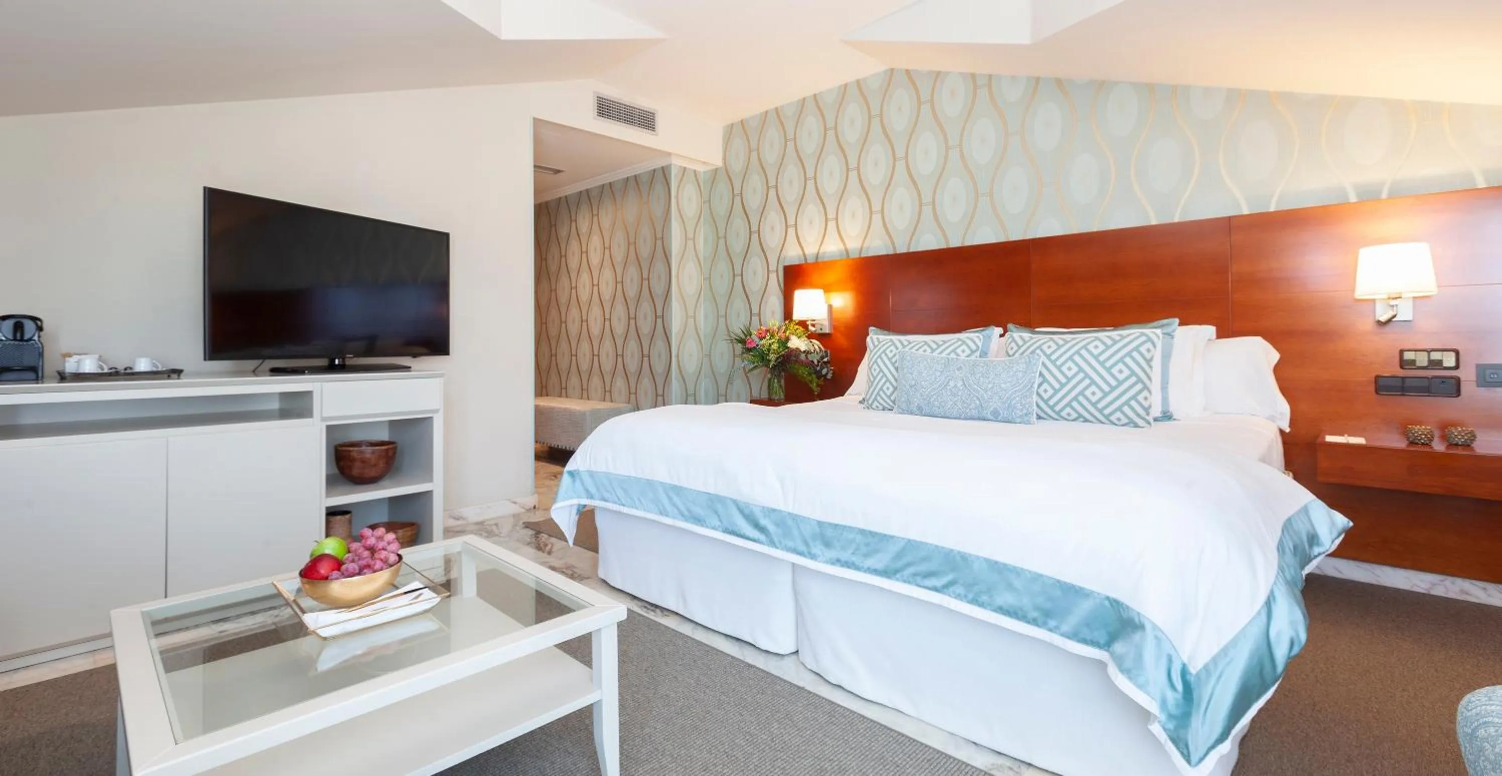 Bedroom in Hotel Carlos I Silgar