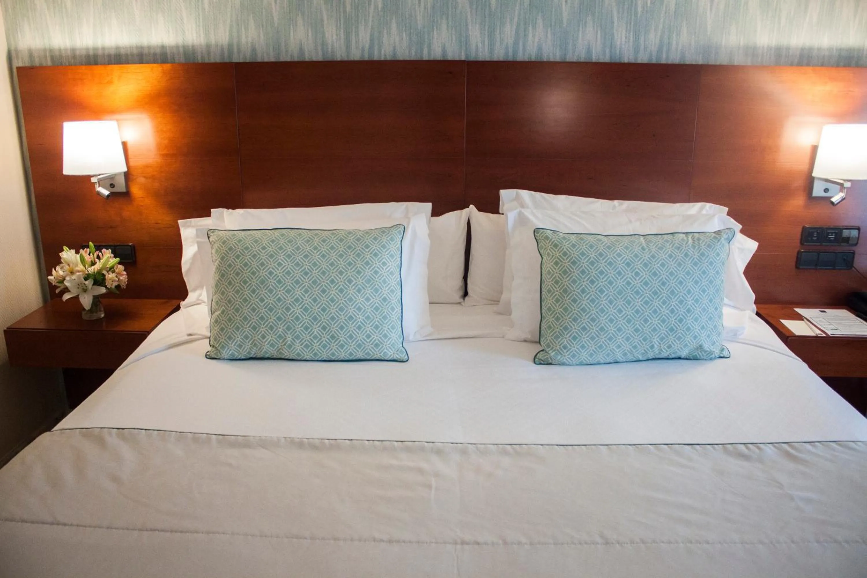 Bedroom in Hotel Carlos I Silgar