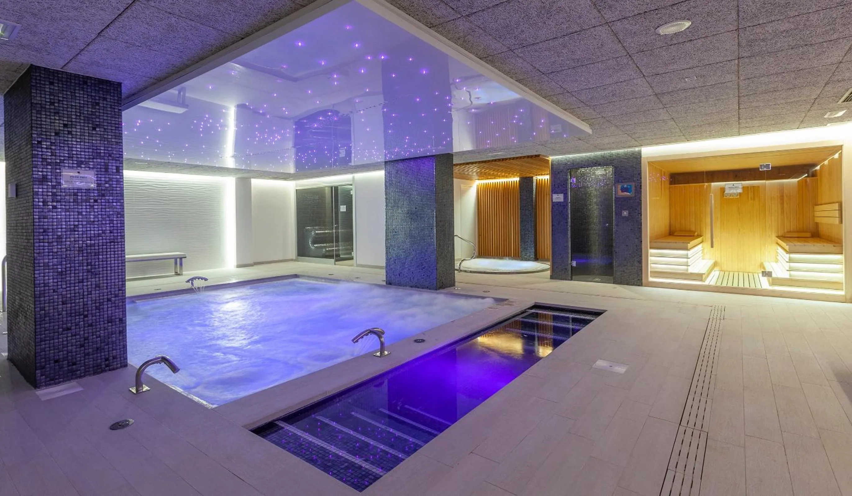 Spa and wellness centre/facilities in Hotel Carlos I Silgar