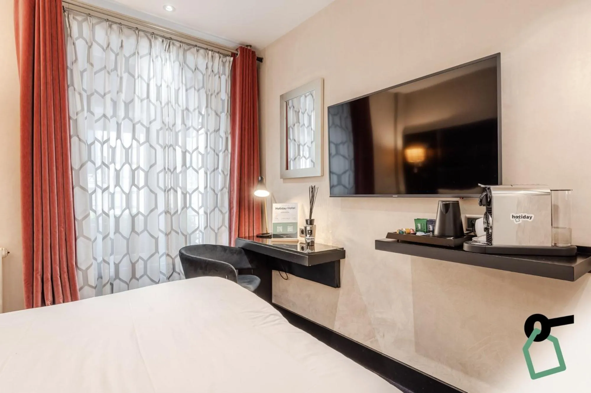 Bedroom, Bed in Hotiday Room Collection - Paris Arc de Triomphe