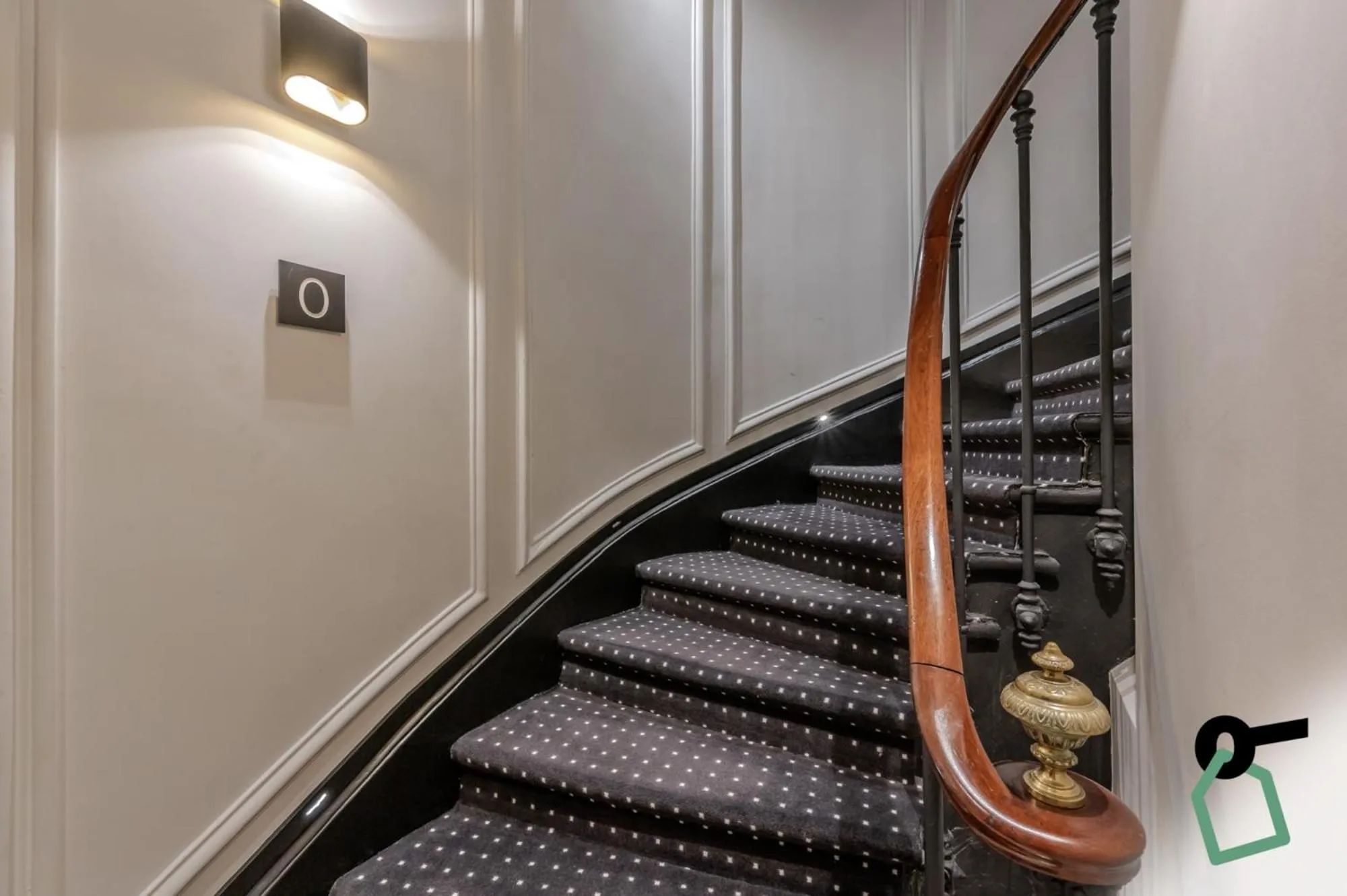 Decorative detail in Hotiday Room Collection - Paris Arc de Triomphe