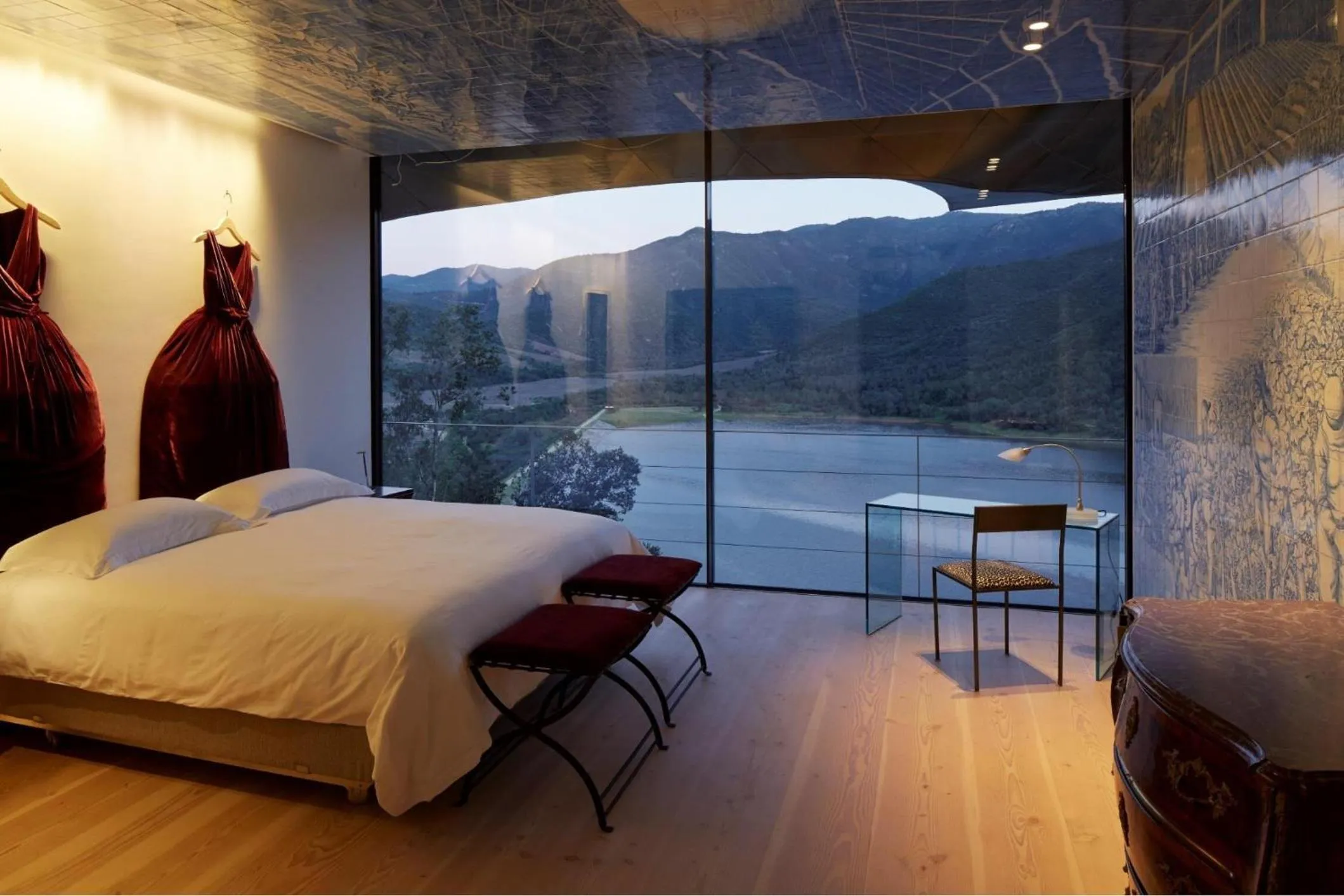 Day, Bed in Vik Chile