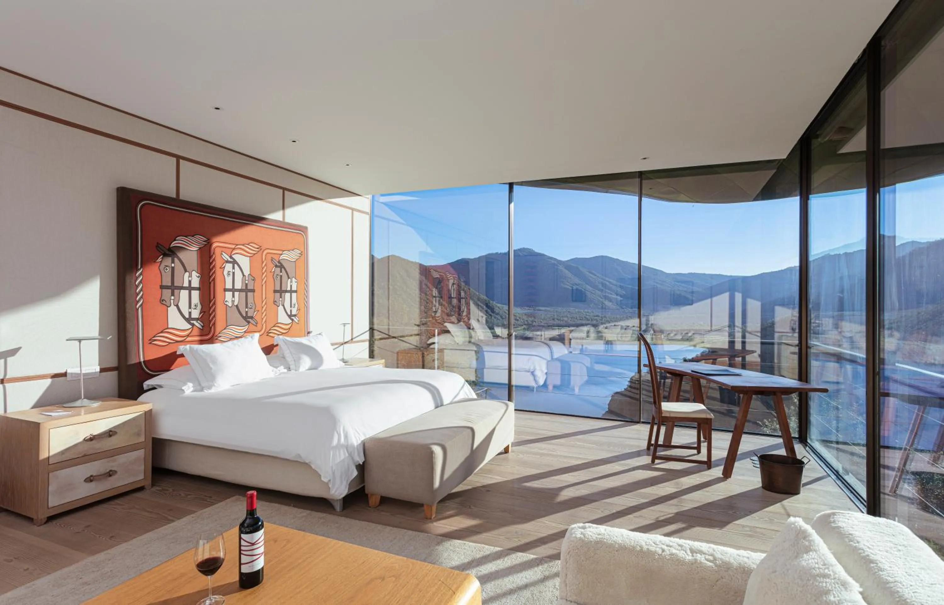 Photo of the whole room, Bed in Vik Chile