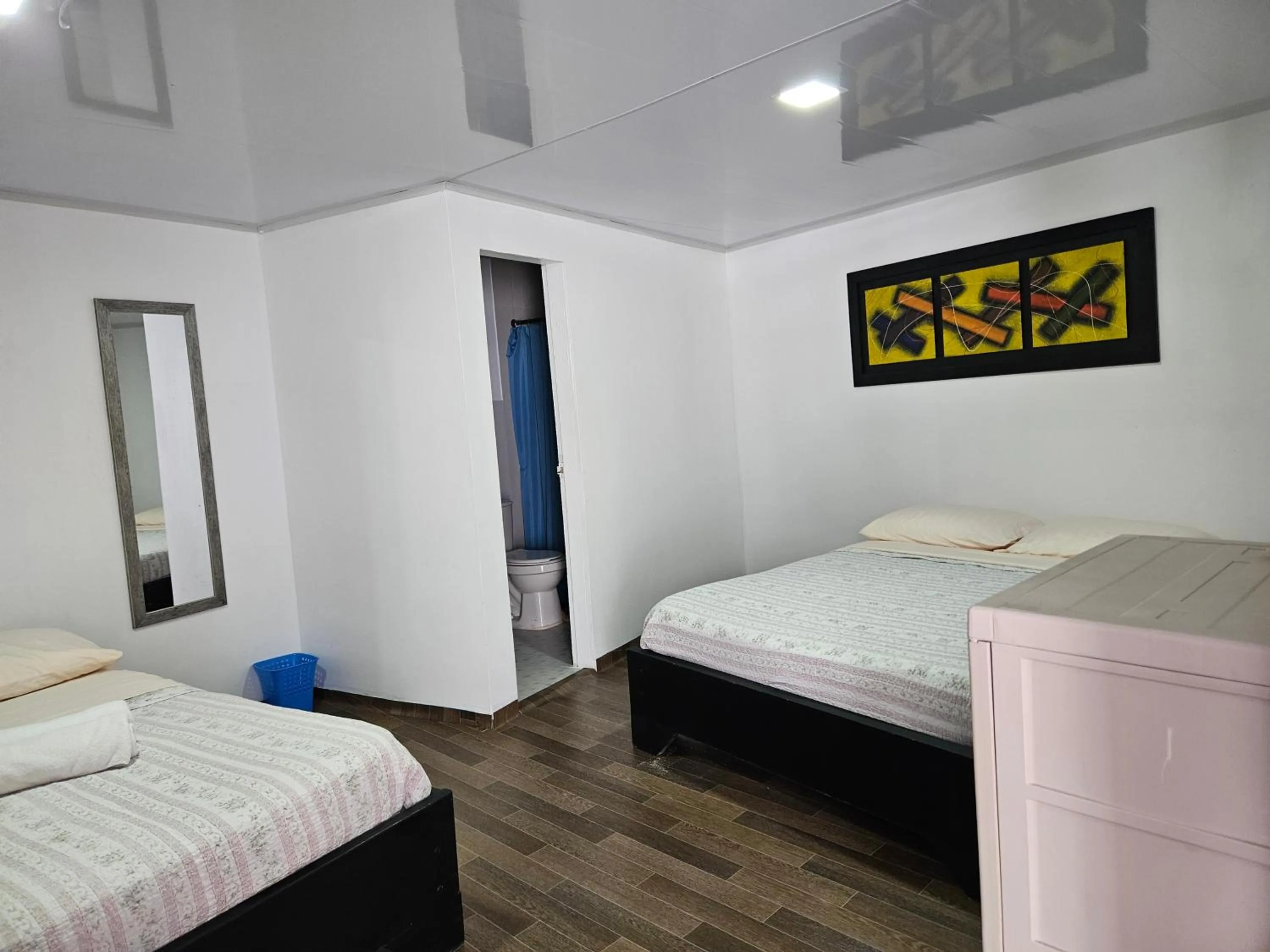 Photo of the whole room, Bed in Caribbean Island Hotel Piso 2