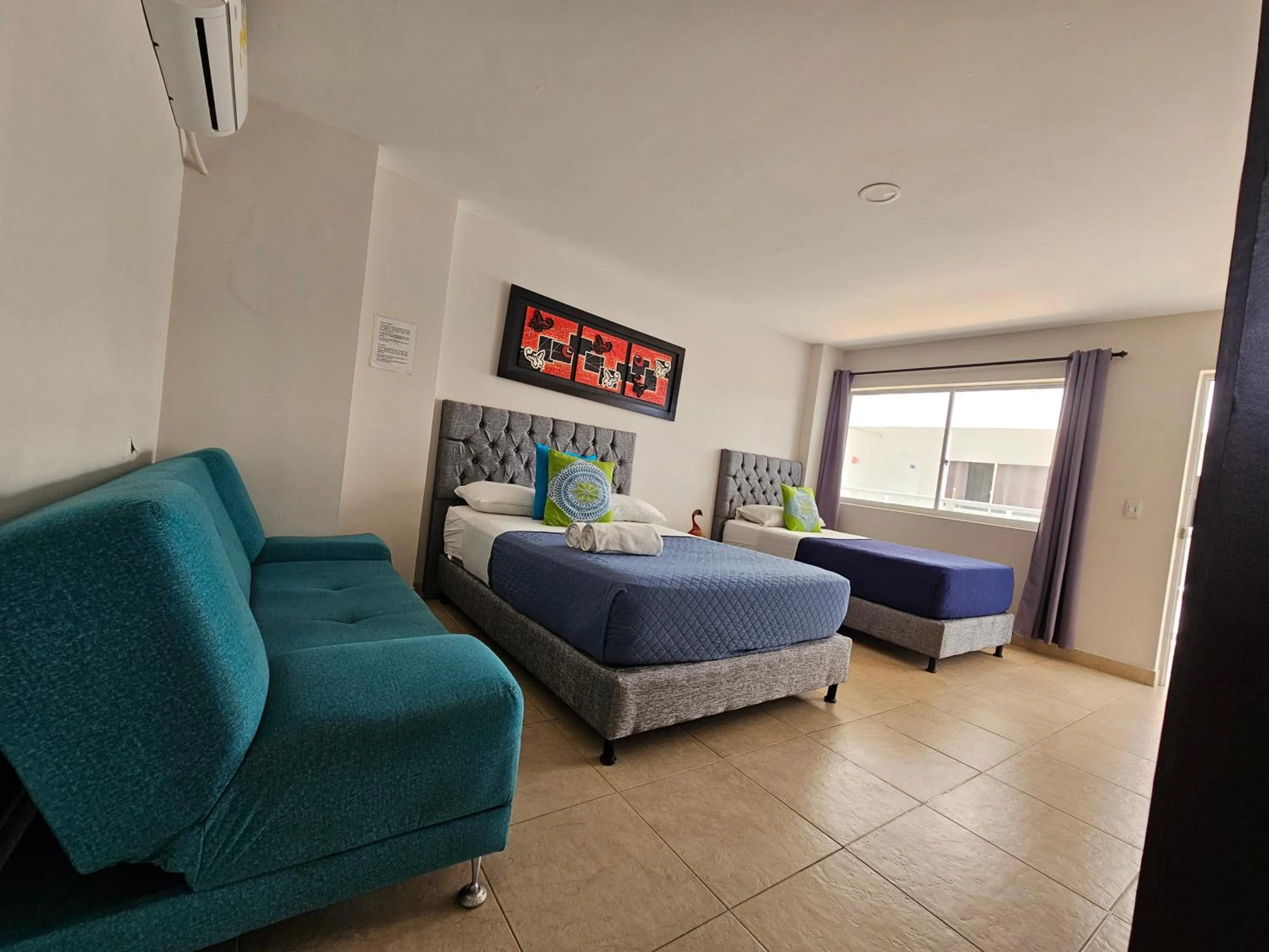 Photo of the whole room, Bed in Caribbean Island Hotel Piso 2