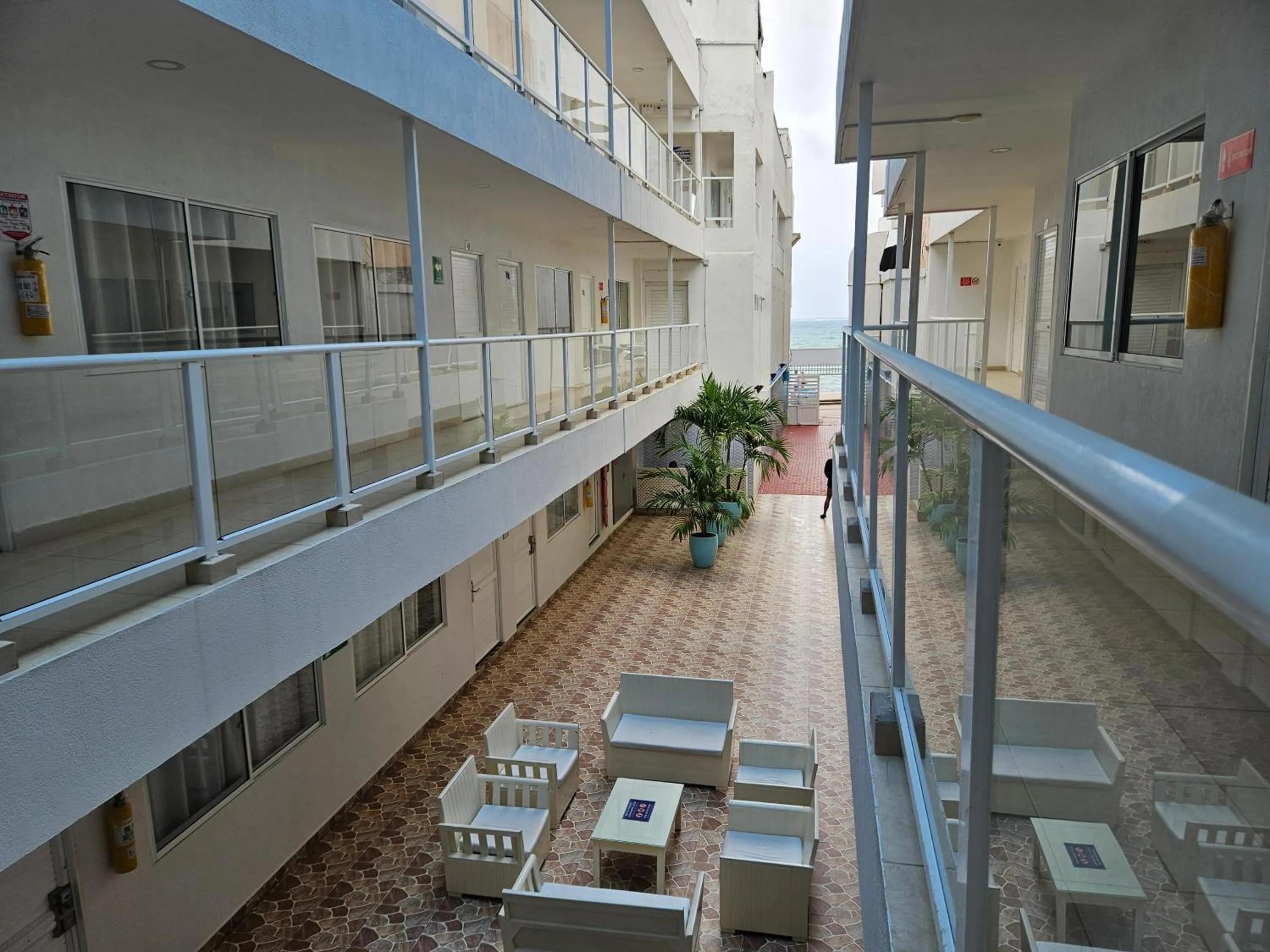 Property building in Caribbean Island Hotel Piso 2