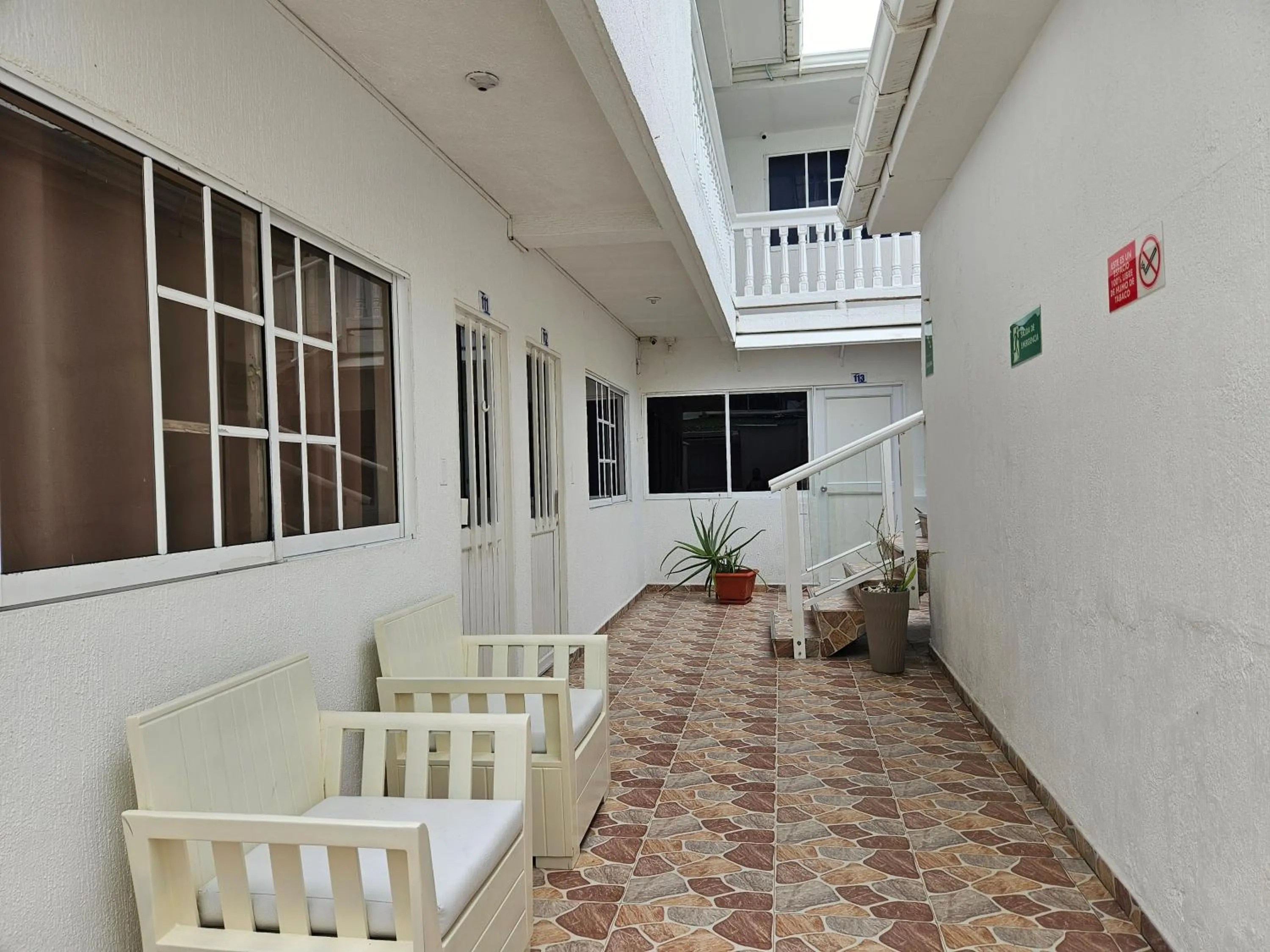 Property building in Caribbean Island Hotel Piso 2