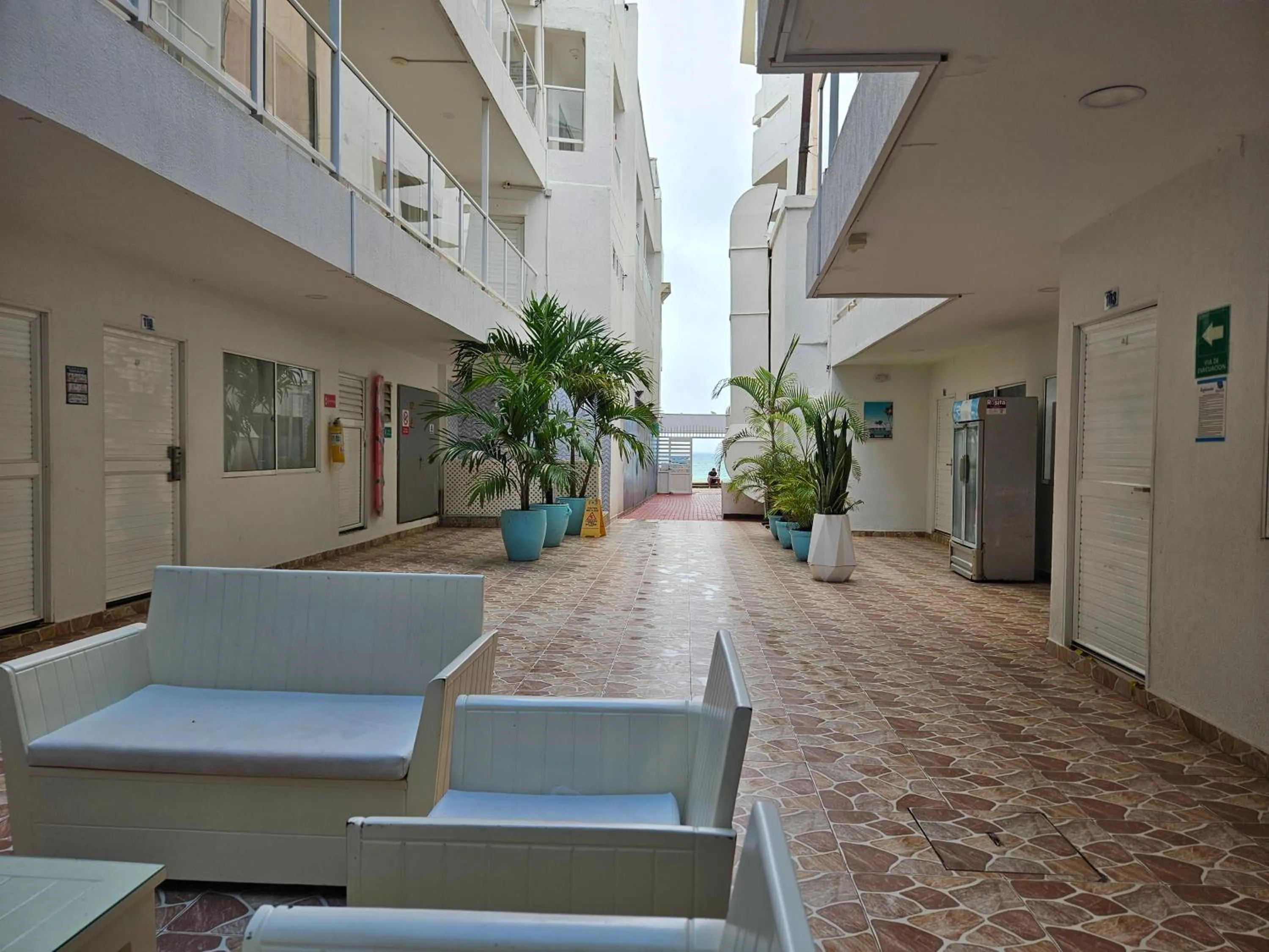 Property building in Caribbean Island Hotel Piso 2