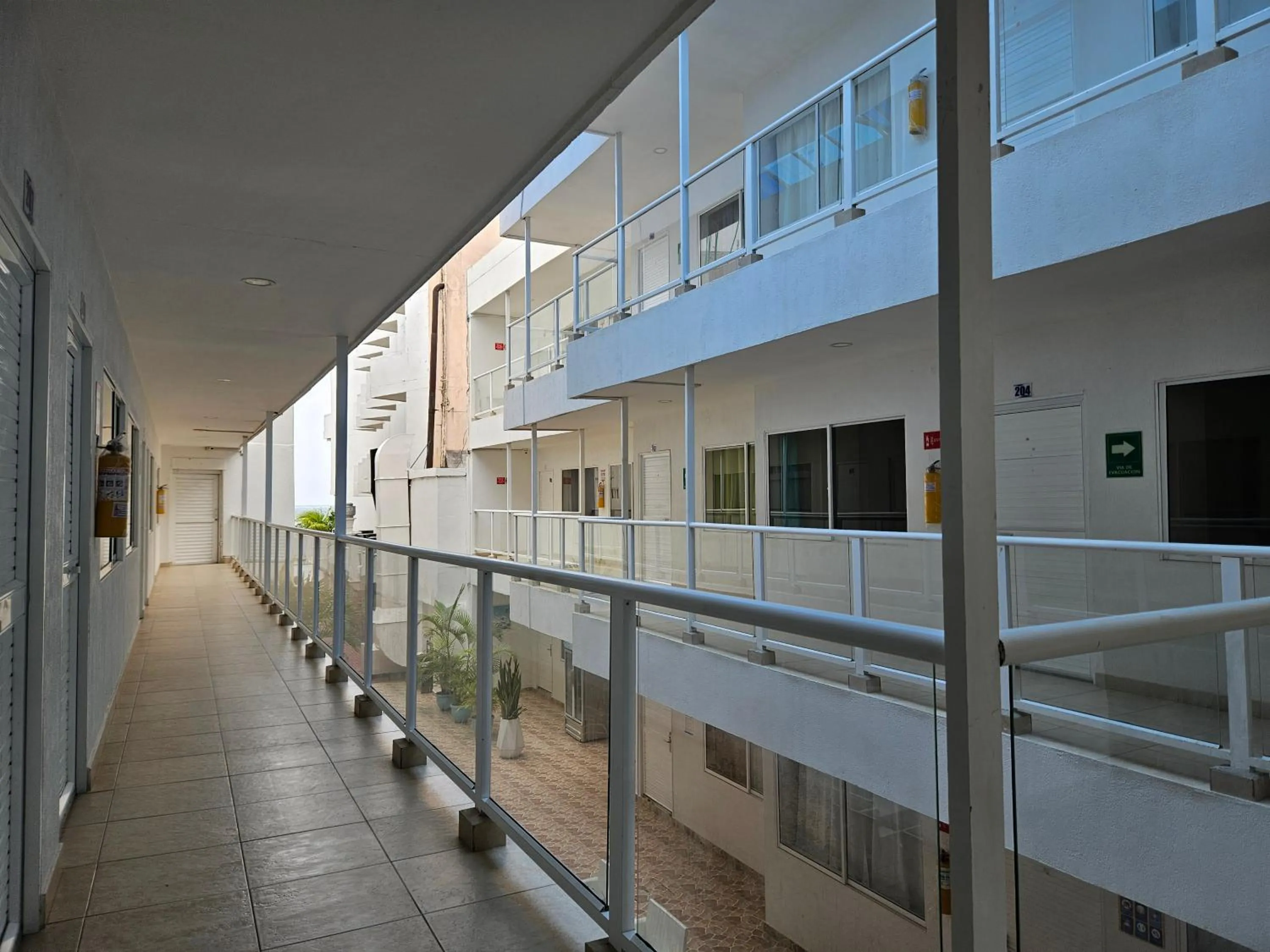 Property building in Caribbean Island Hotel Piso 2