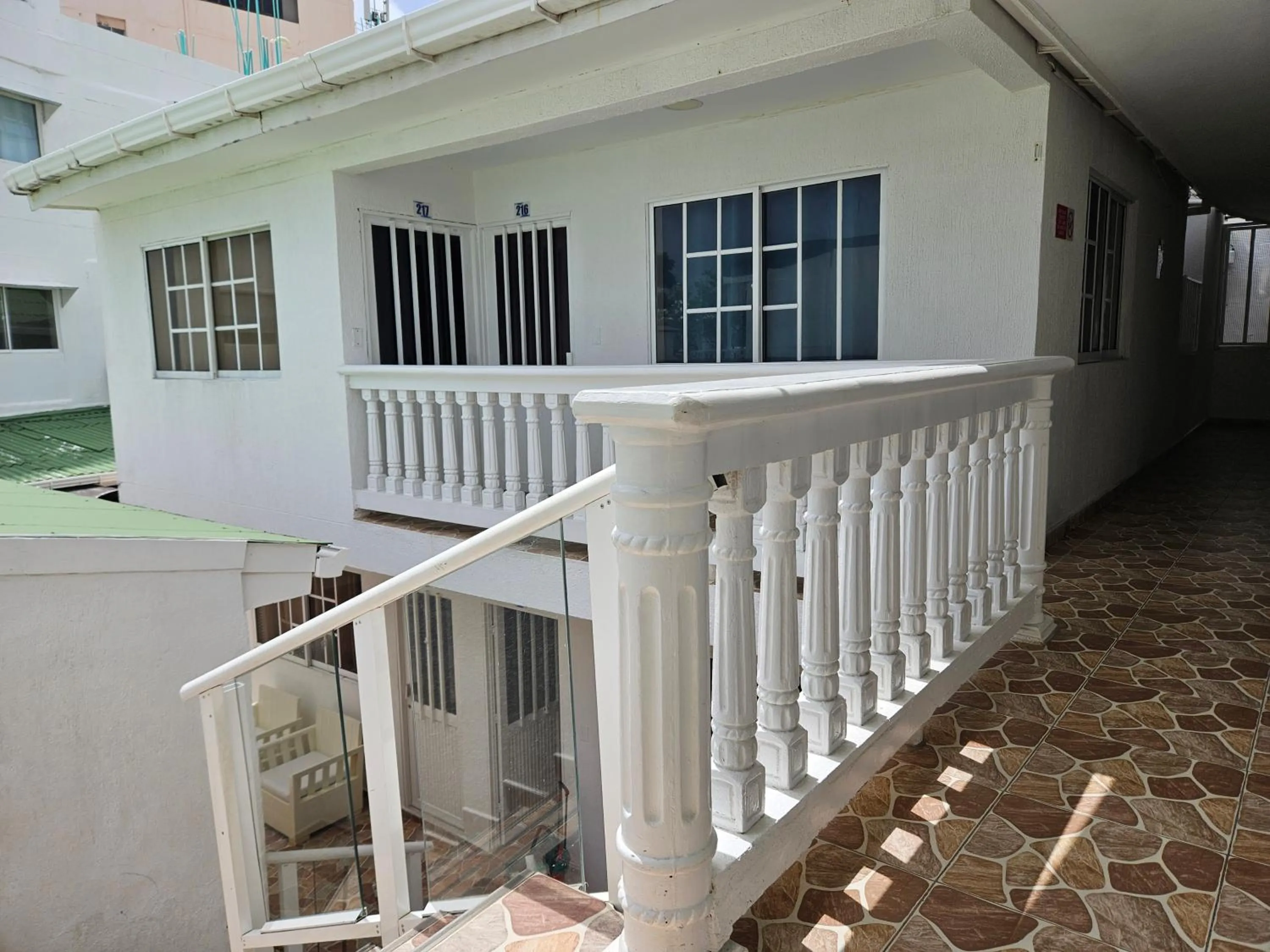 Property building in Caribbean Island Hotel Piso 2