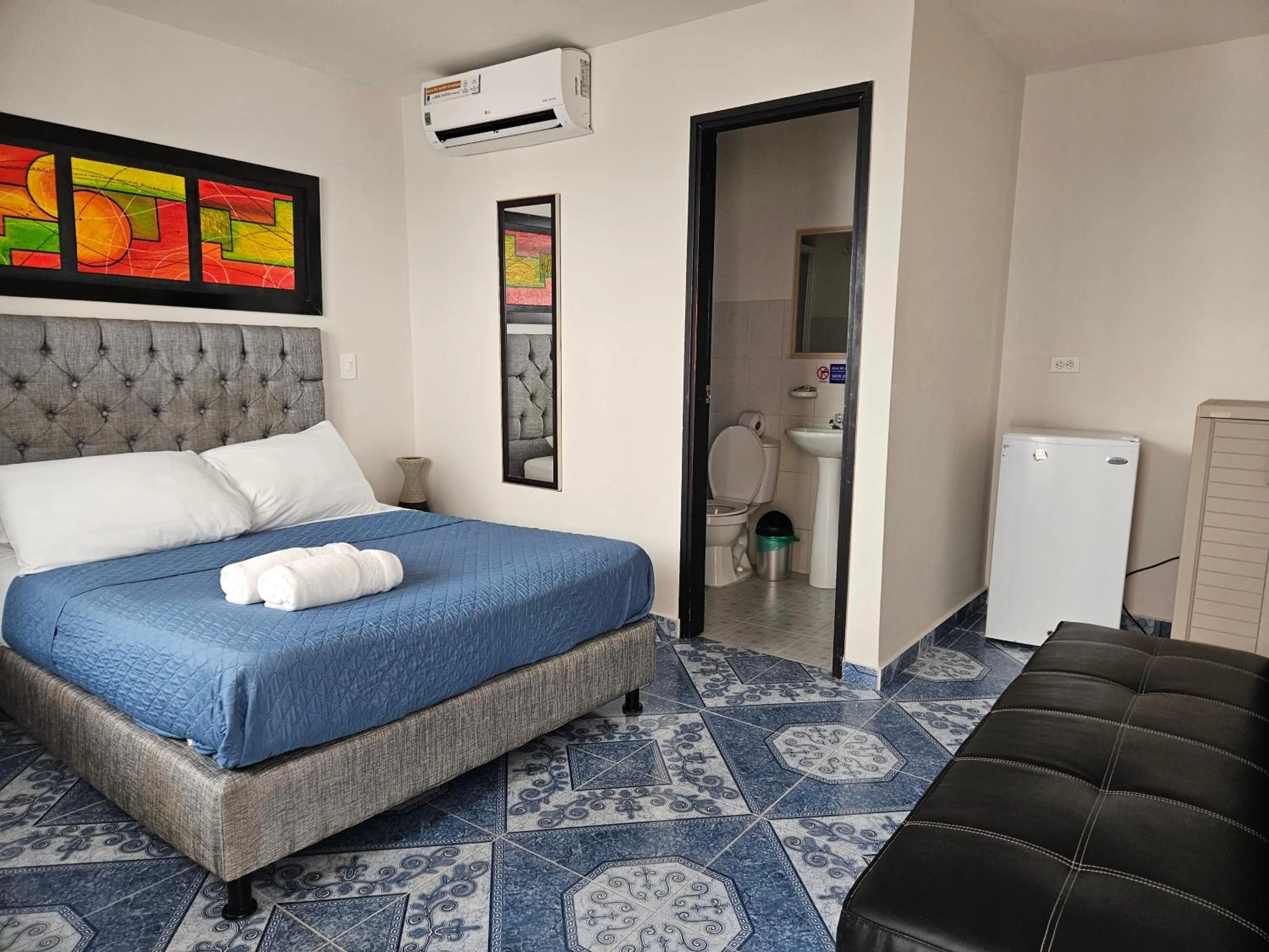 Bed in Caribbean Island Hotel Piso 2