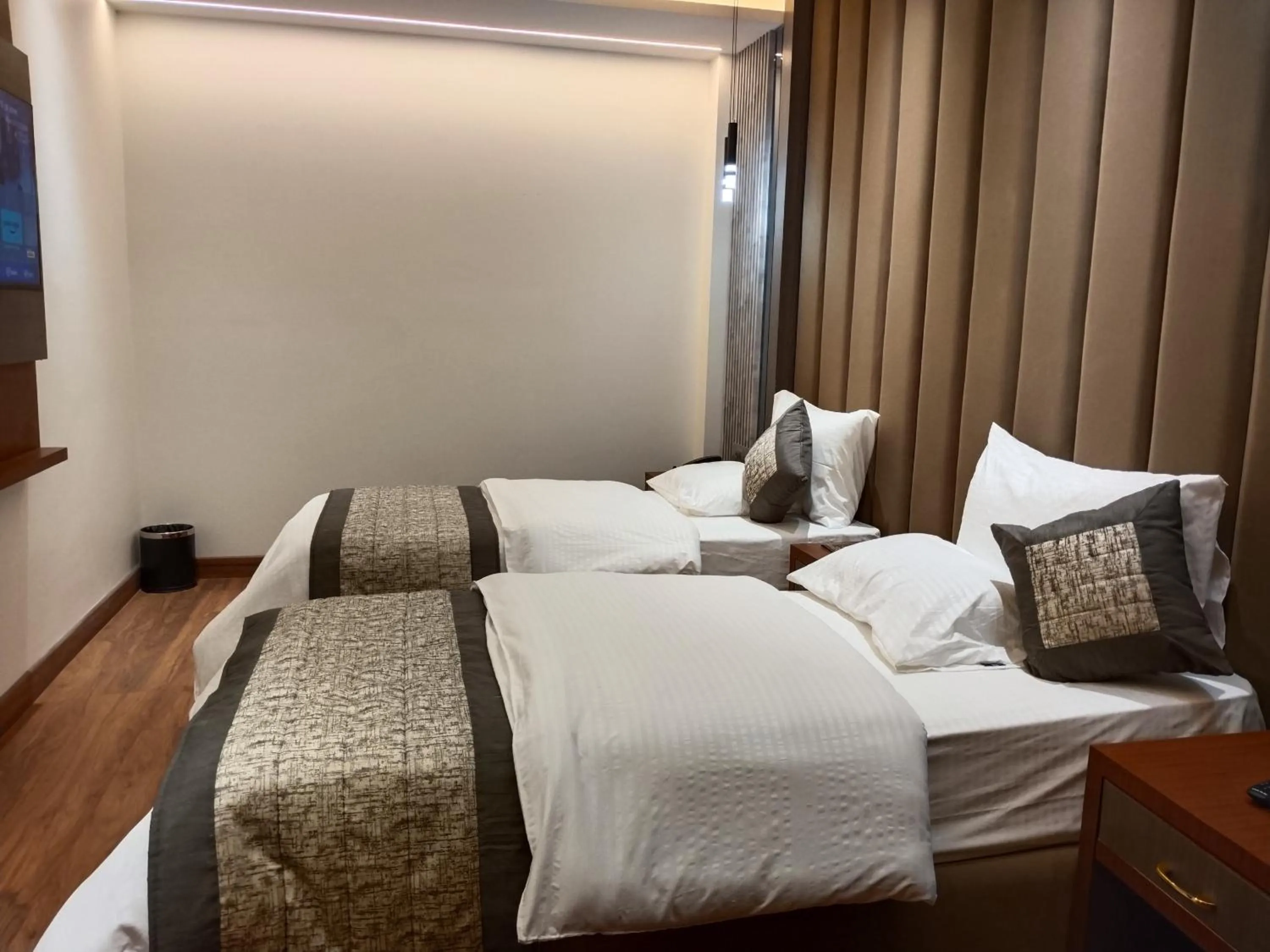 Bedroom, Bed in Western Blu INN