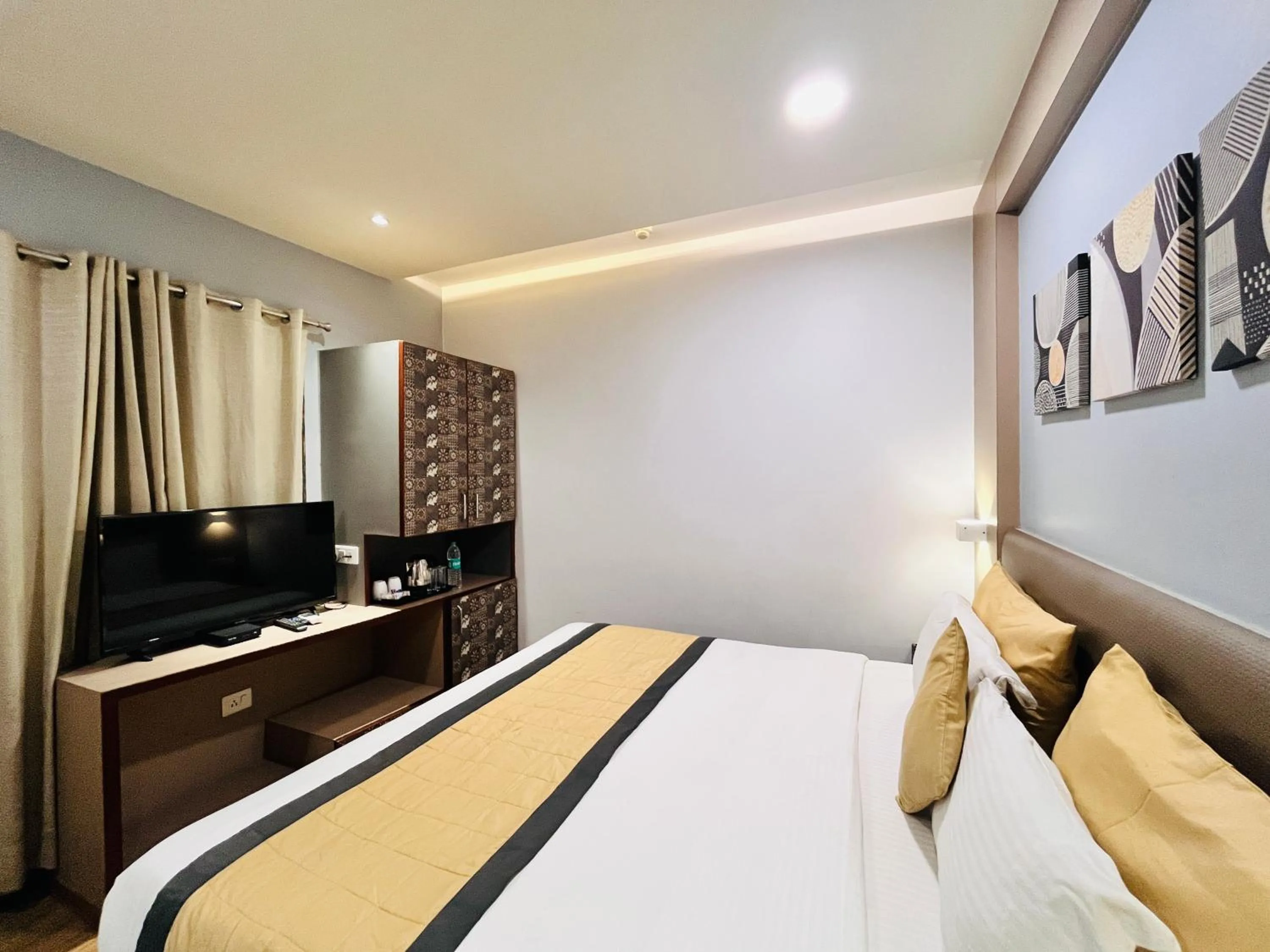 Bed in Western Blu INN