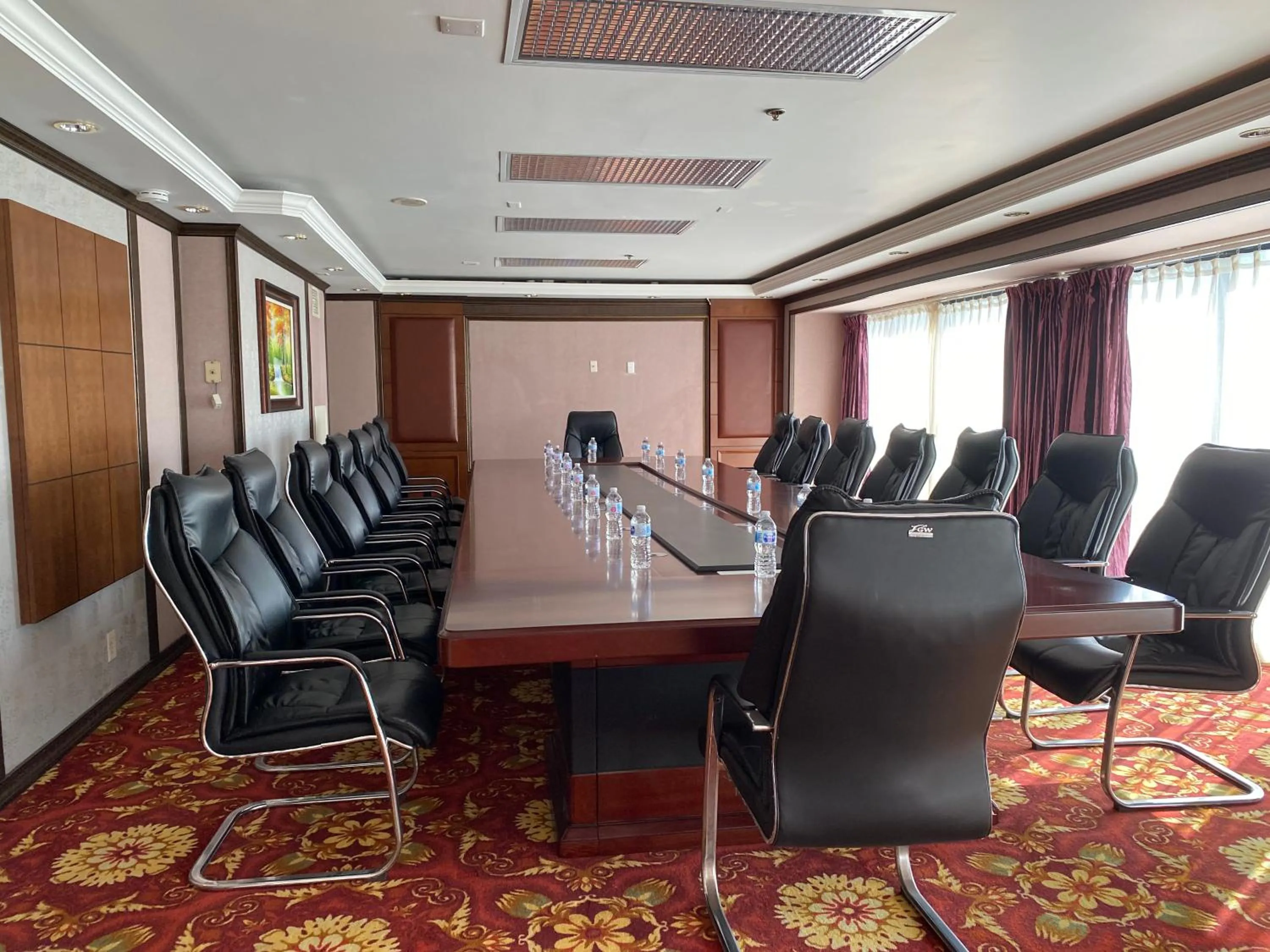 Meeting/conference room in LA Crystal Hotel -Los Angeles-Long Beach Area