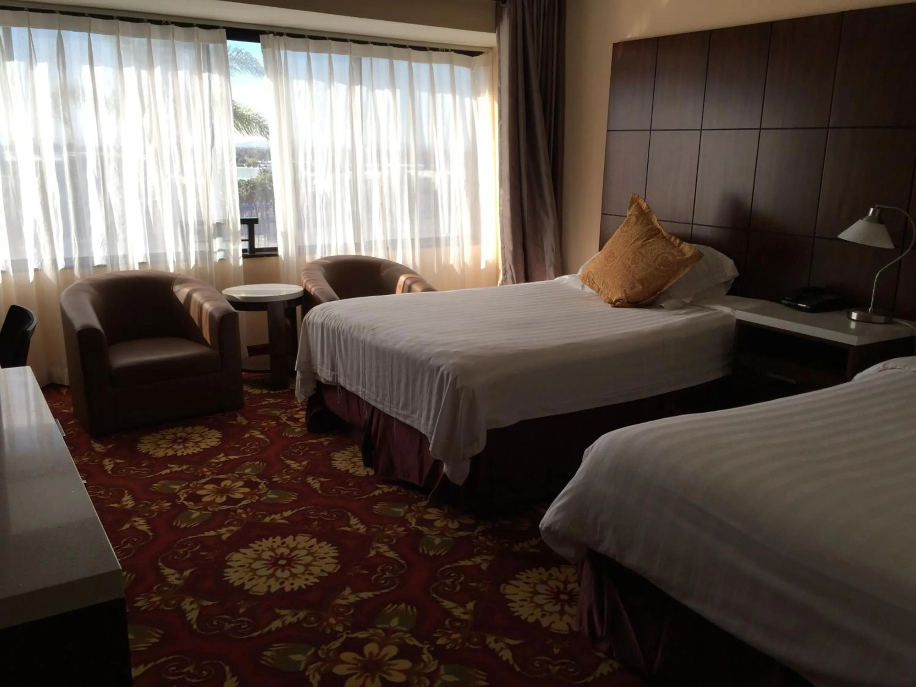 Bedroom in LA Crystal Hotel -Los Angeles-Long Beach Area