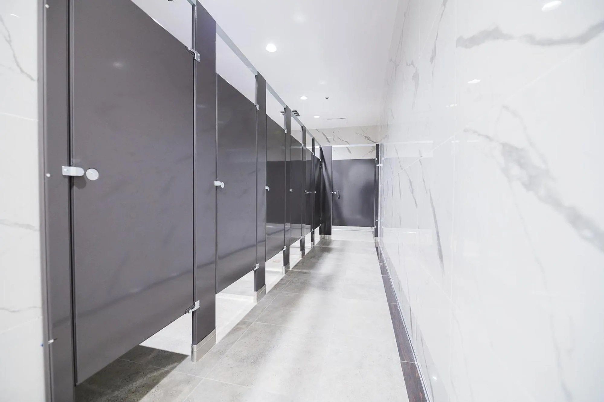 Bathroom in LA Crystal Hotel -Los Angeles-Long Beach Area