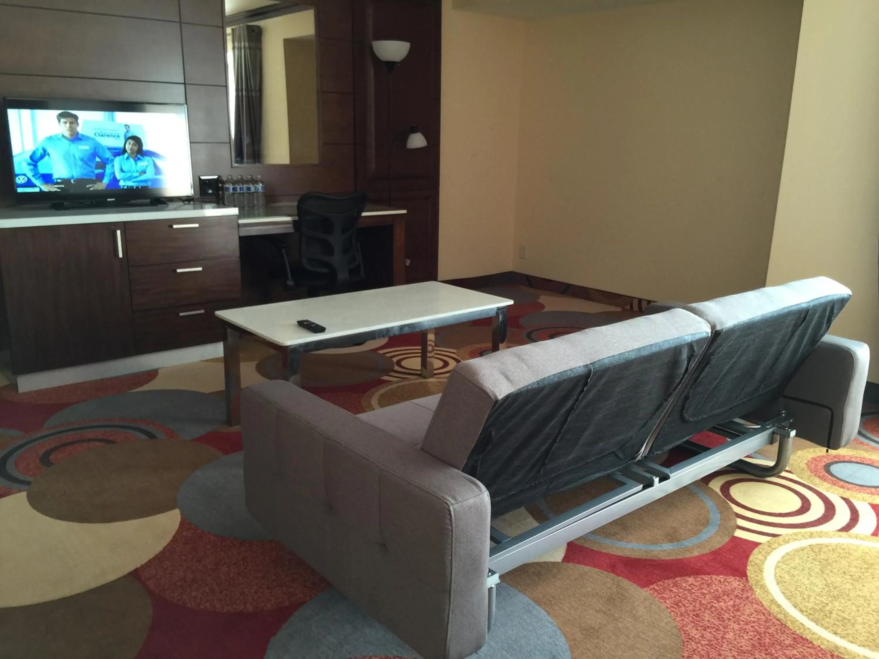 Living room in LA Crystal Hotel -Los Angeles-Long Beach Area