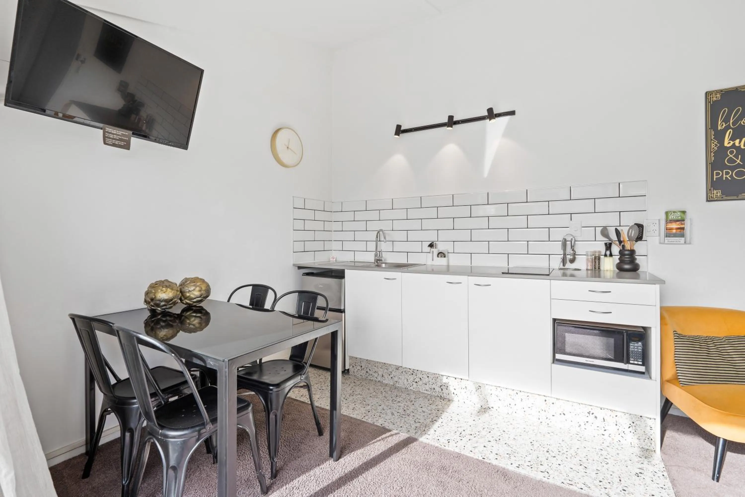 kitchen in Orewa Beachcomber