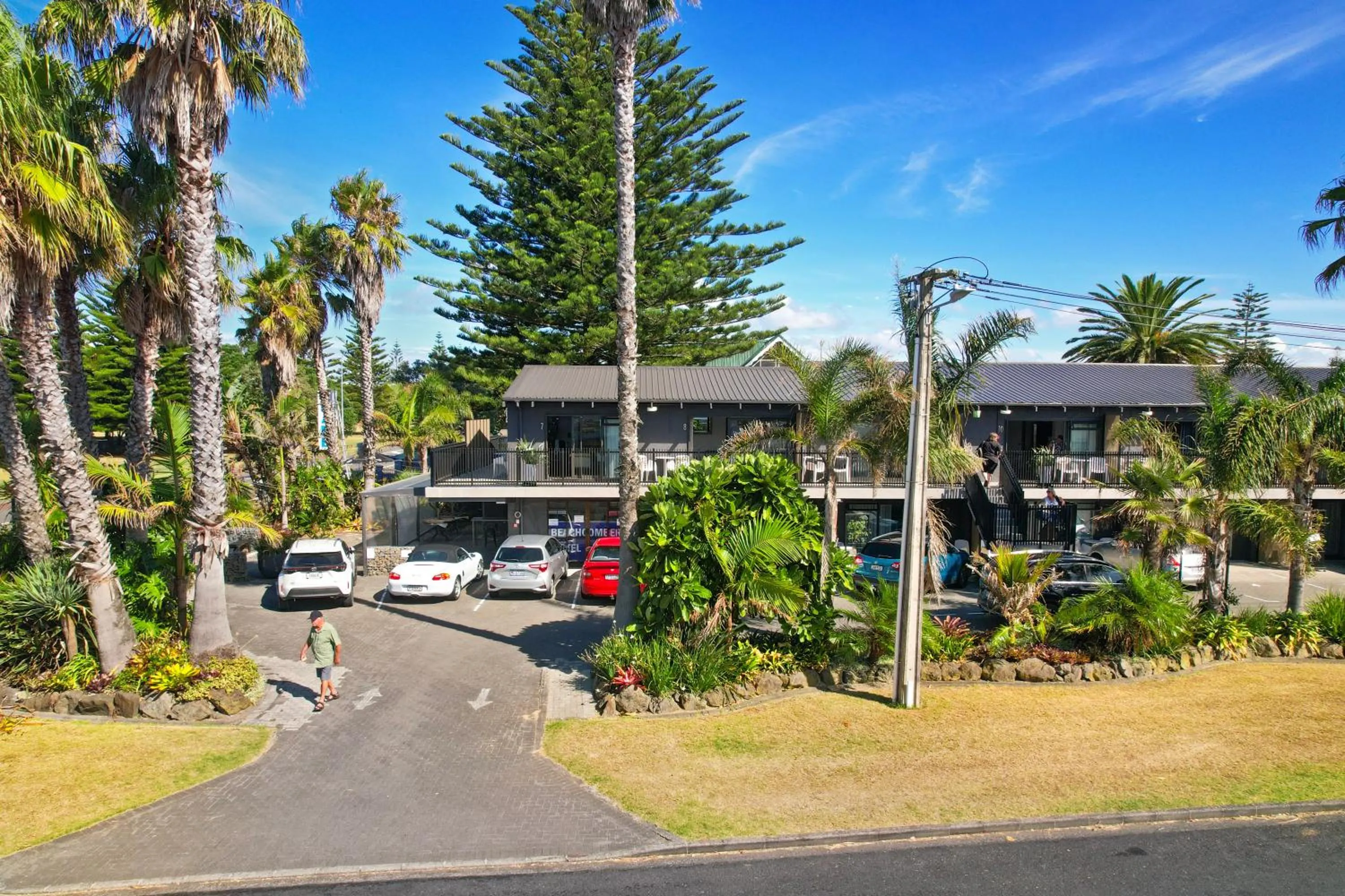 Property building in Orewa Beachcomber