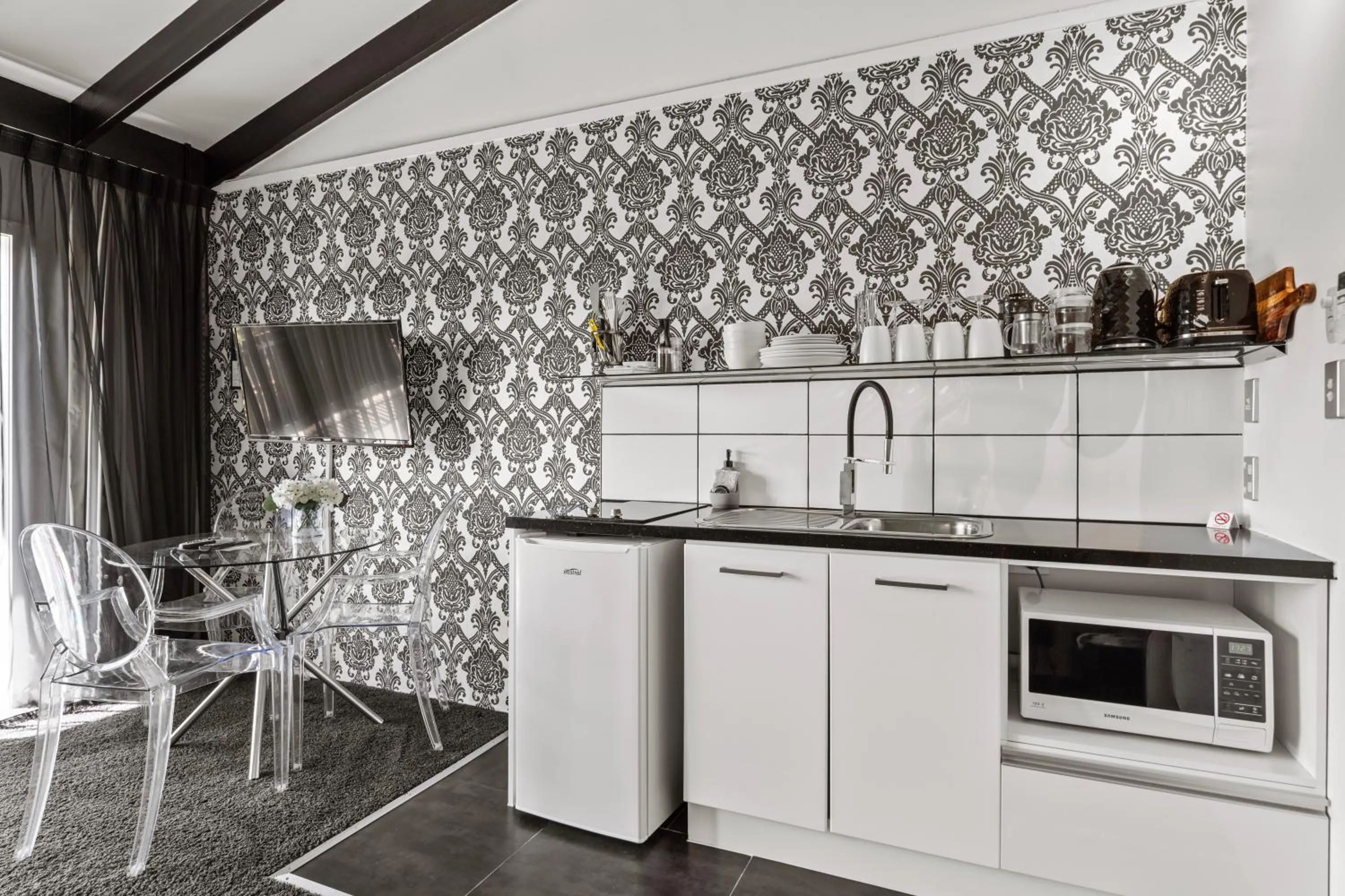 kitchen in Orewa Beachcomber