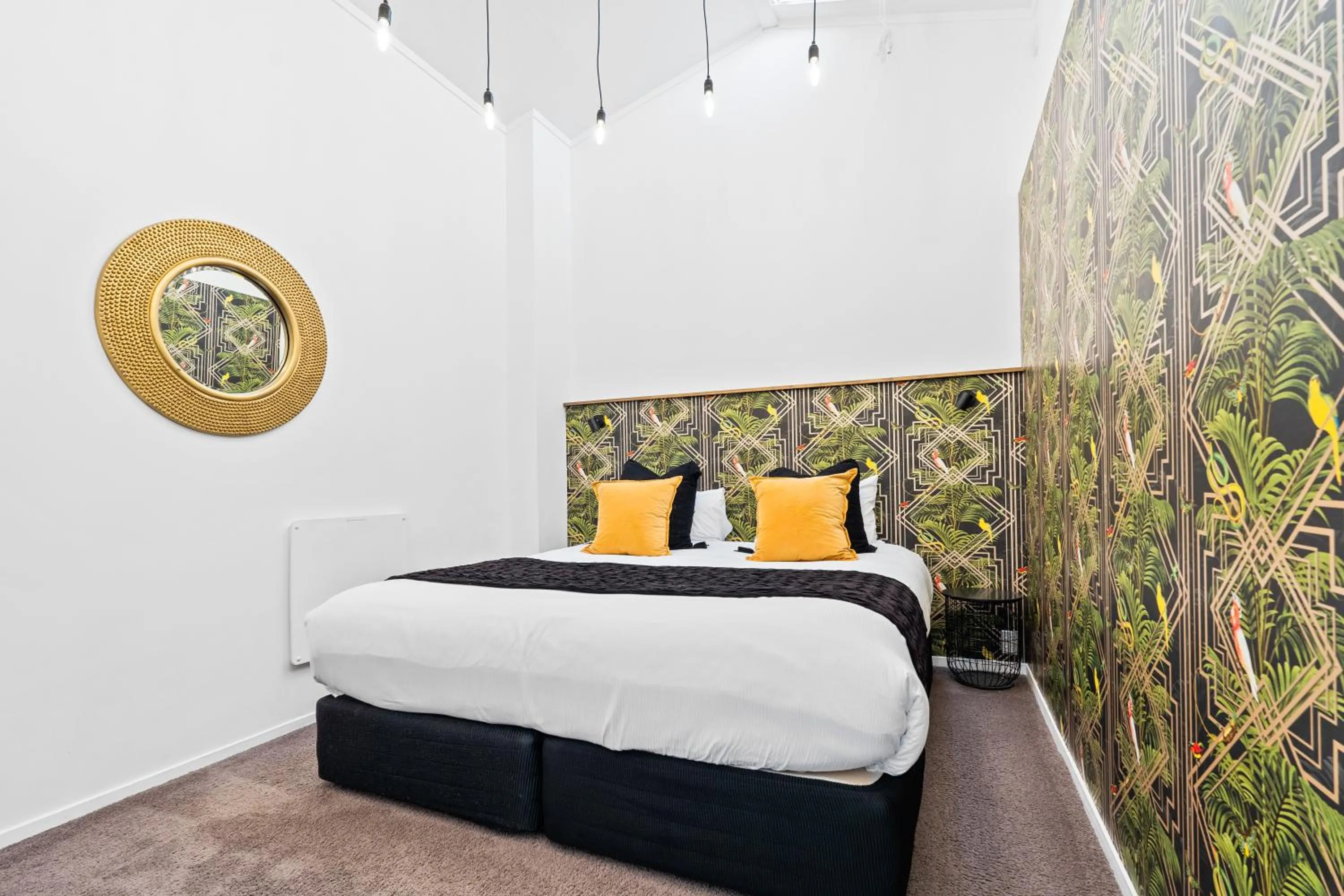 Bedroom, Bed in Orewa Beachcomber