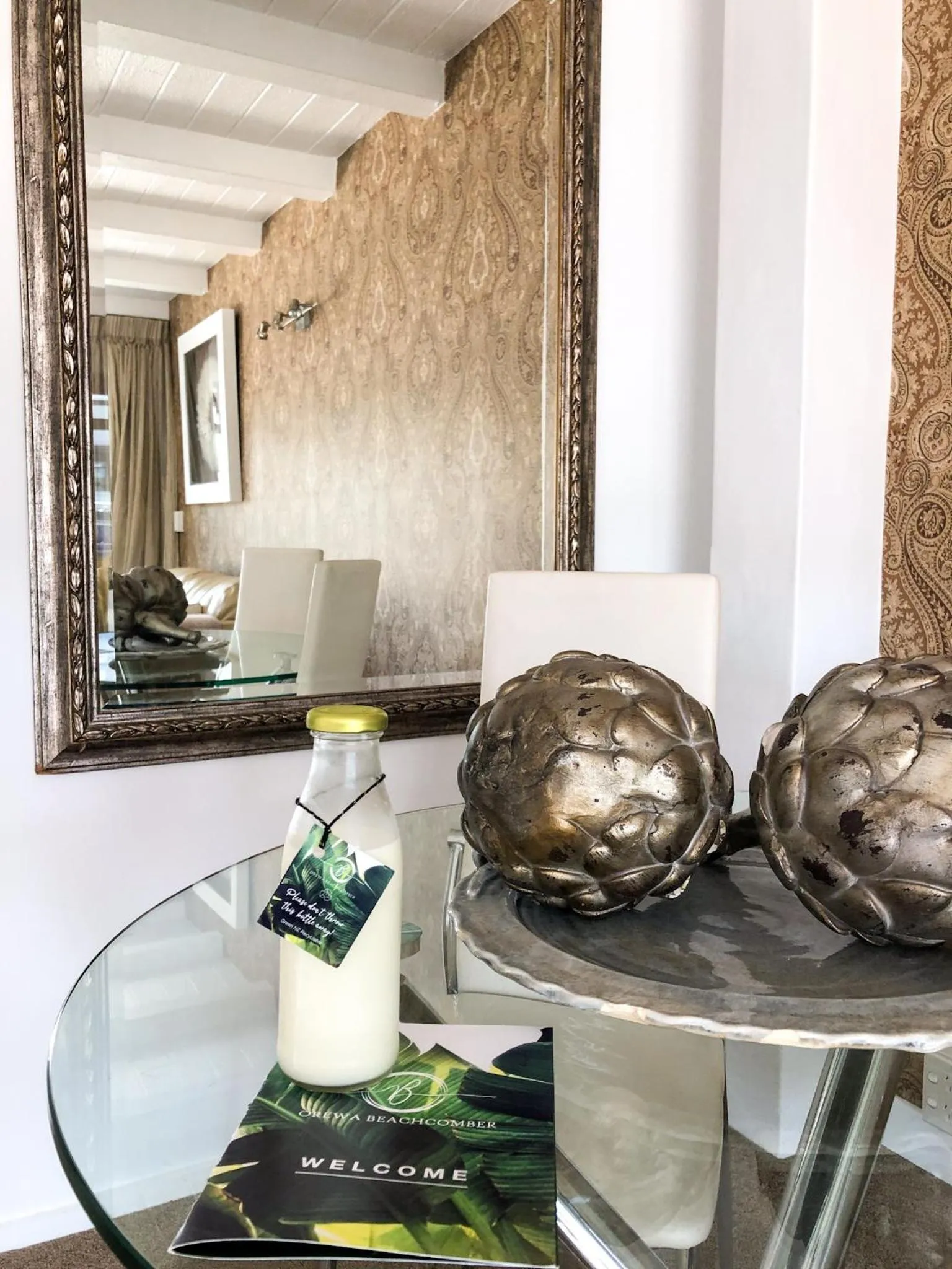 Dining area in Orewa Beachcomber