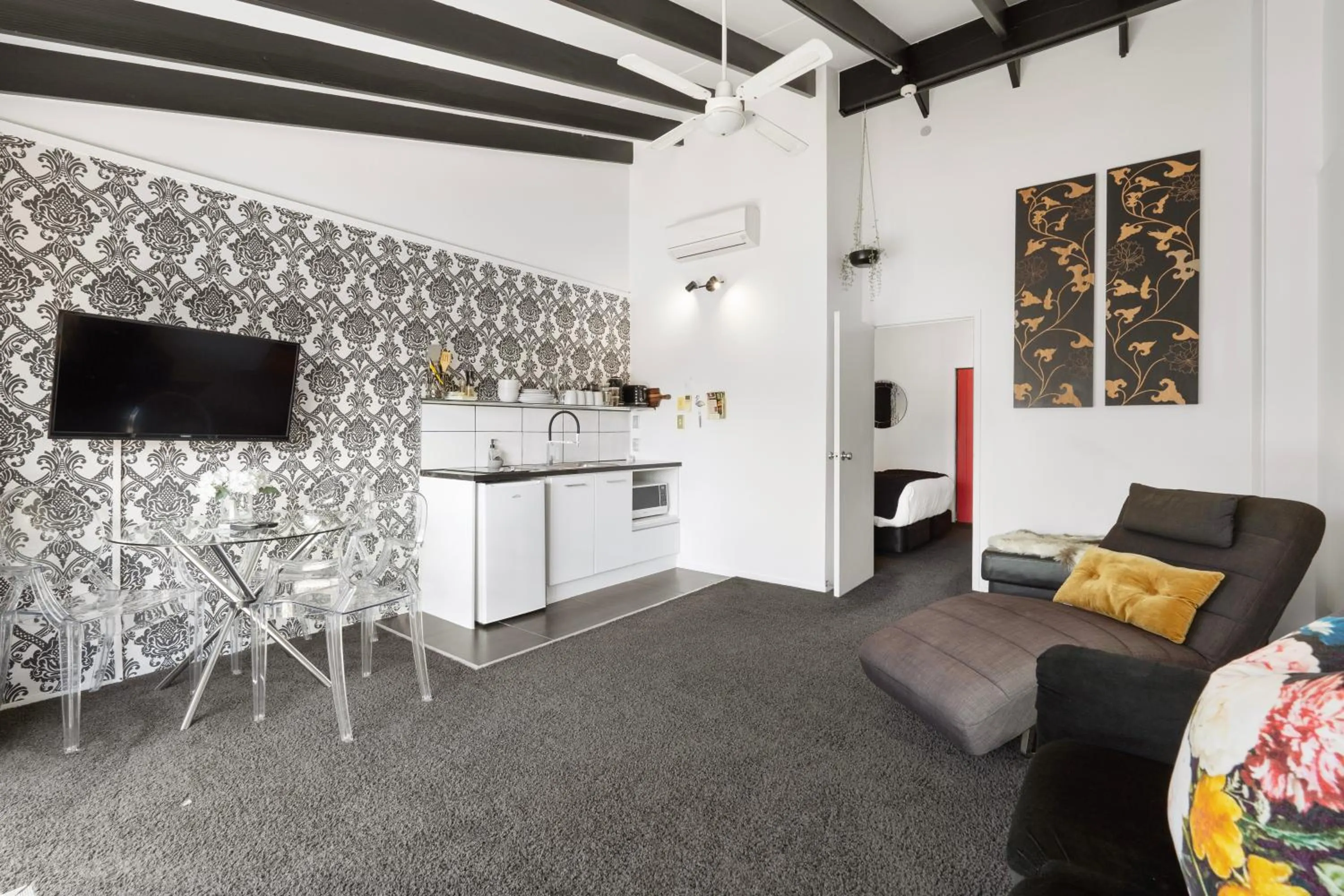 kitchen in Orewa Beachcomber