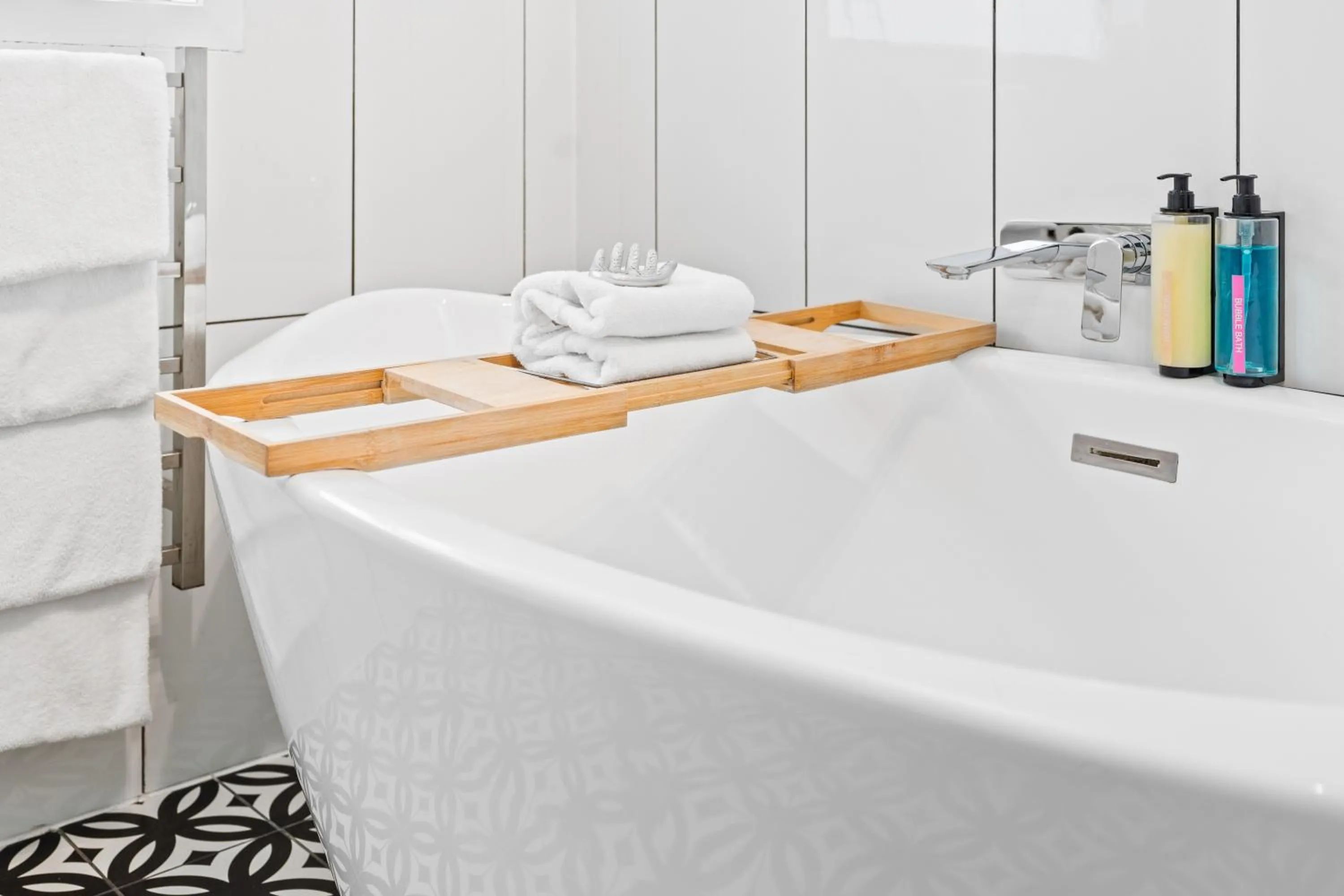 Bath in Orewa Beachcomber