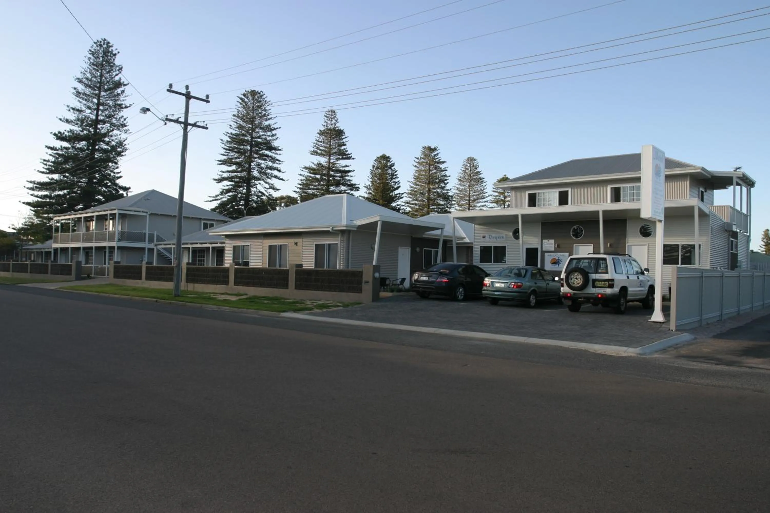 Facade/entrance in Clearwater Motel Apartments