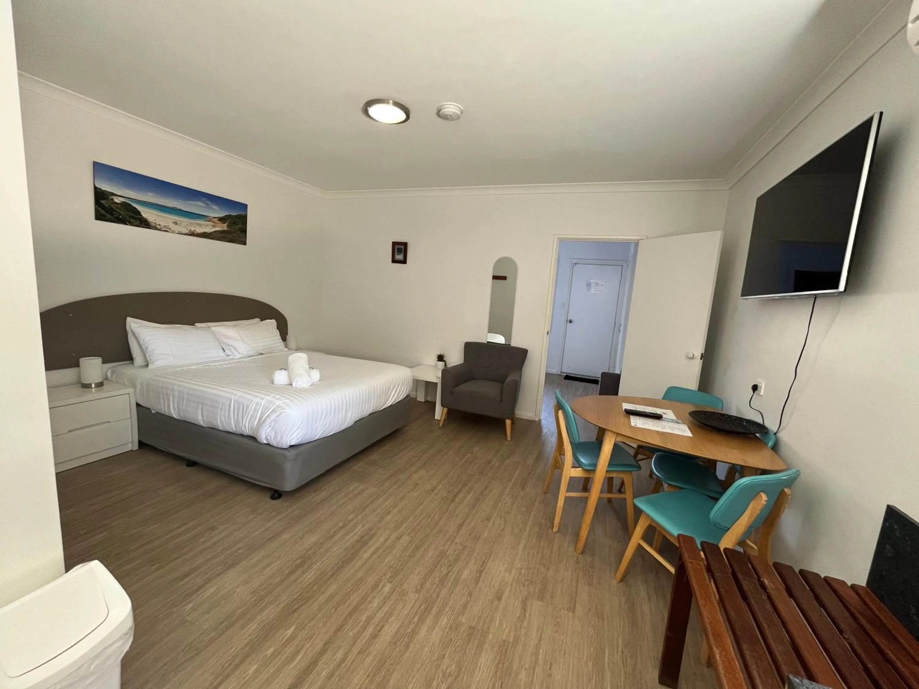 Bed in Clearwater Motel Apartments