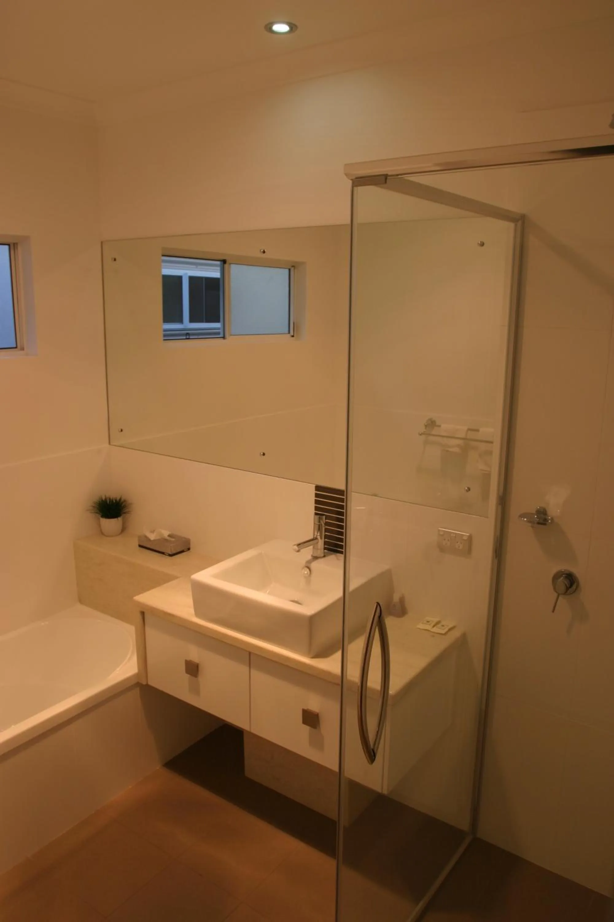 Bathroom in Clearwater Motel Apartments