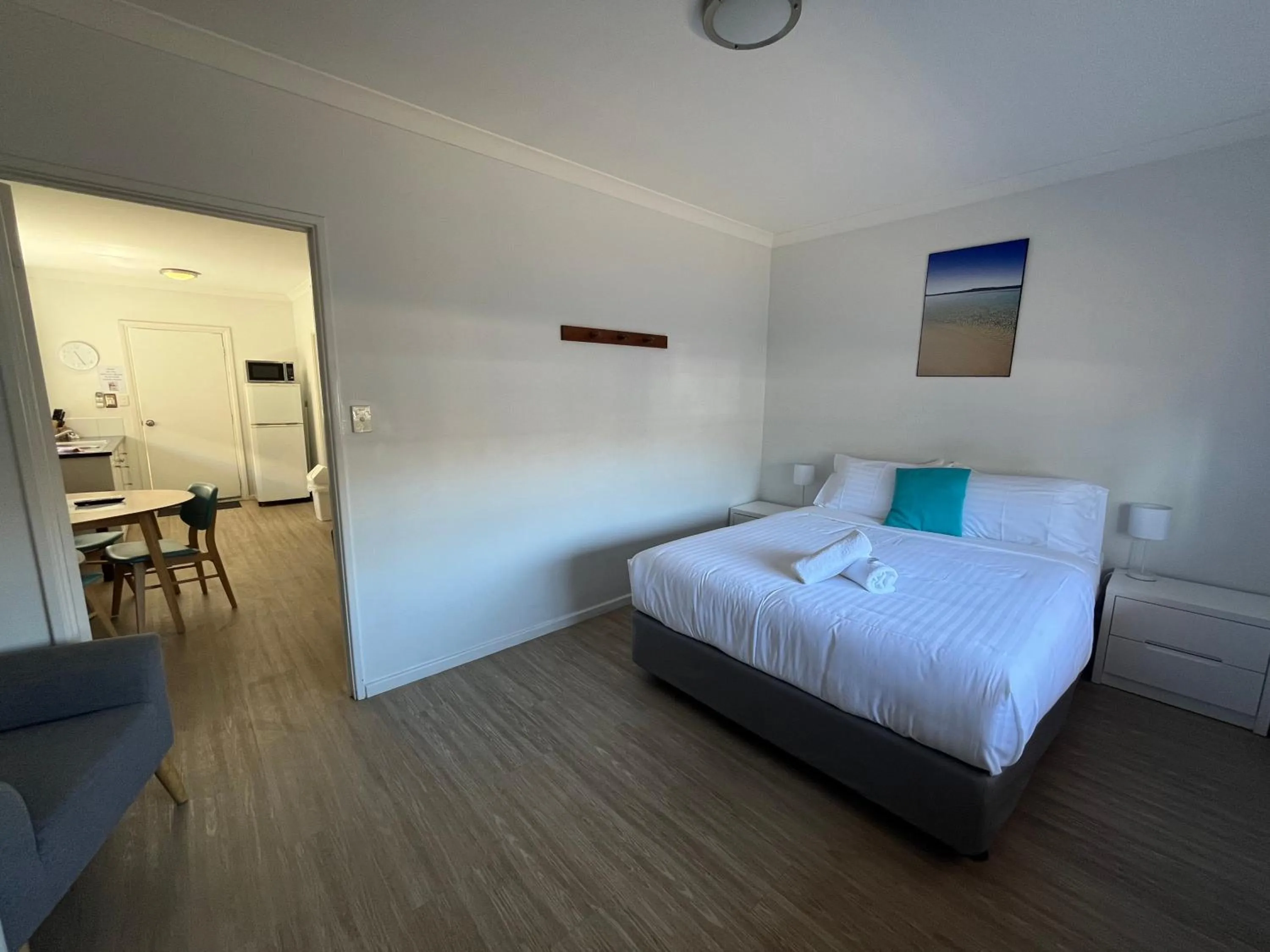 Bed in Clearwater Motel Apartments