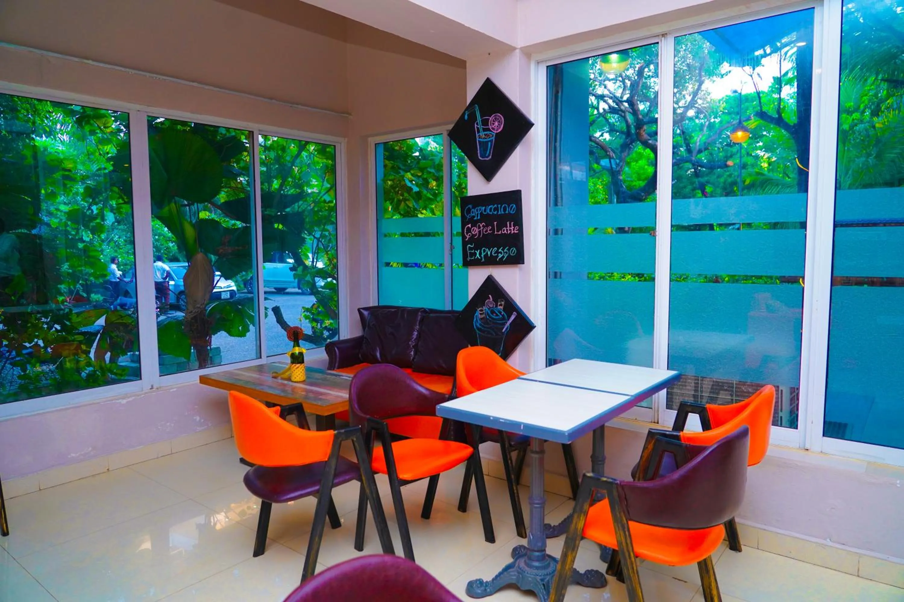 Restaurant/places to eat in Tilko City Hotel Jaffna