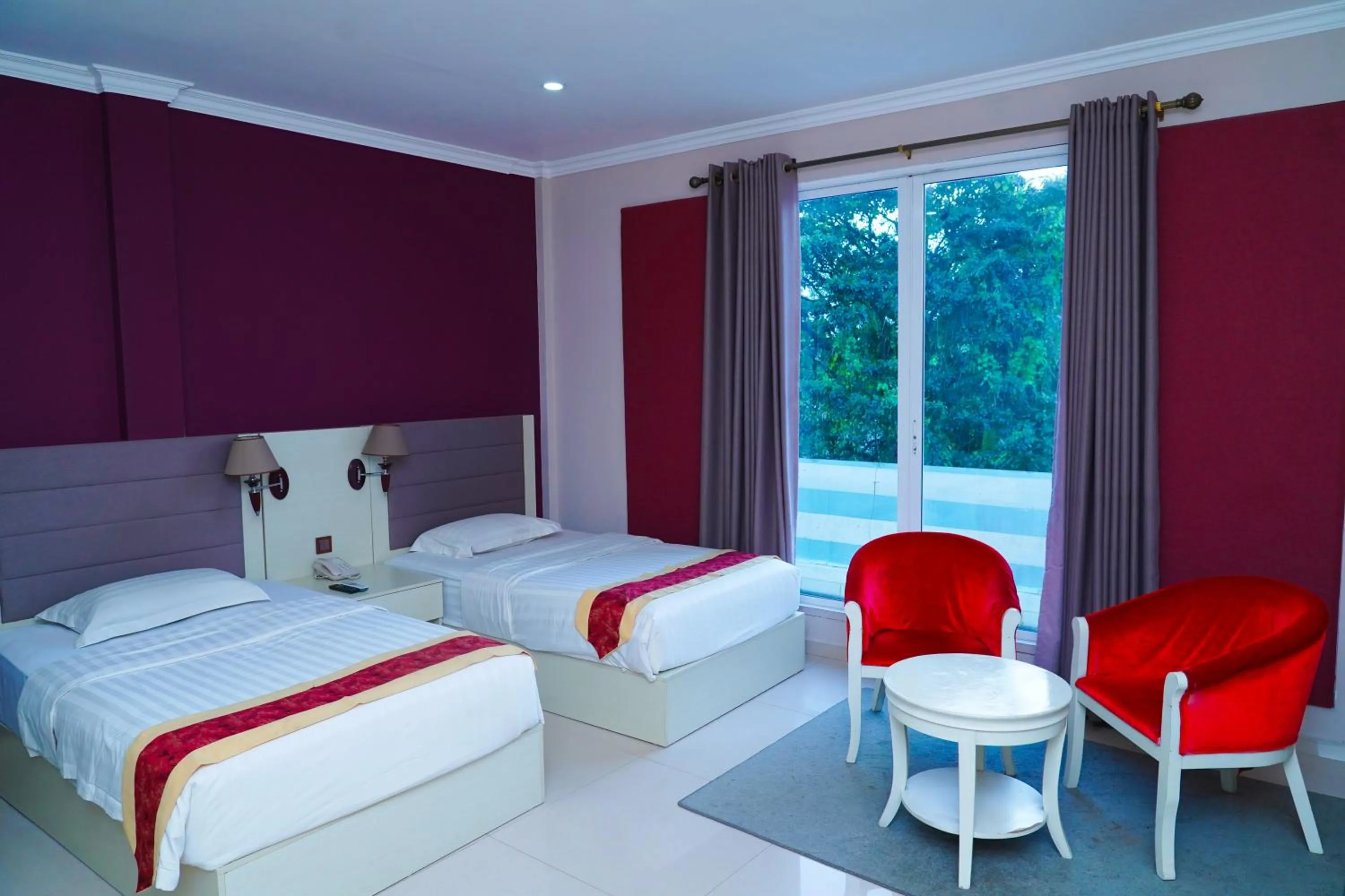 Balcony/Terrace, Bed in Tilko City Hotel Jaffna