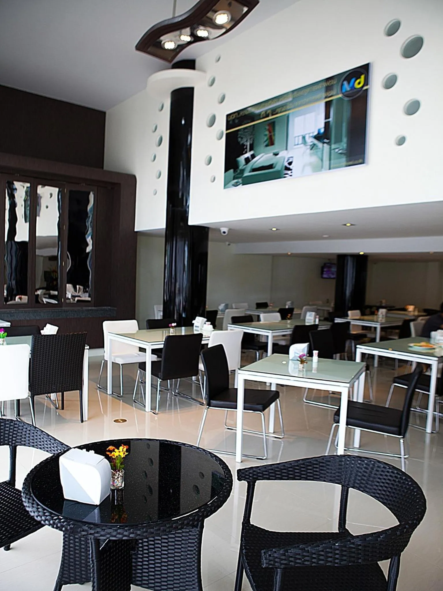 Restaurant/places to eat in MD Grand Hotel Nakhon