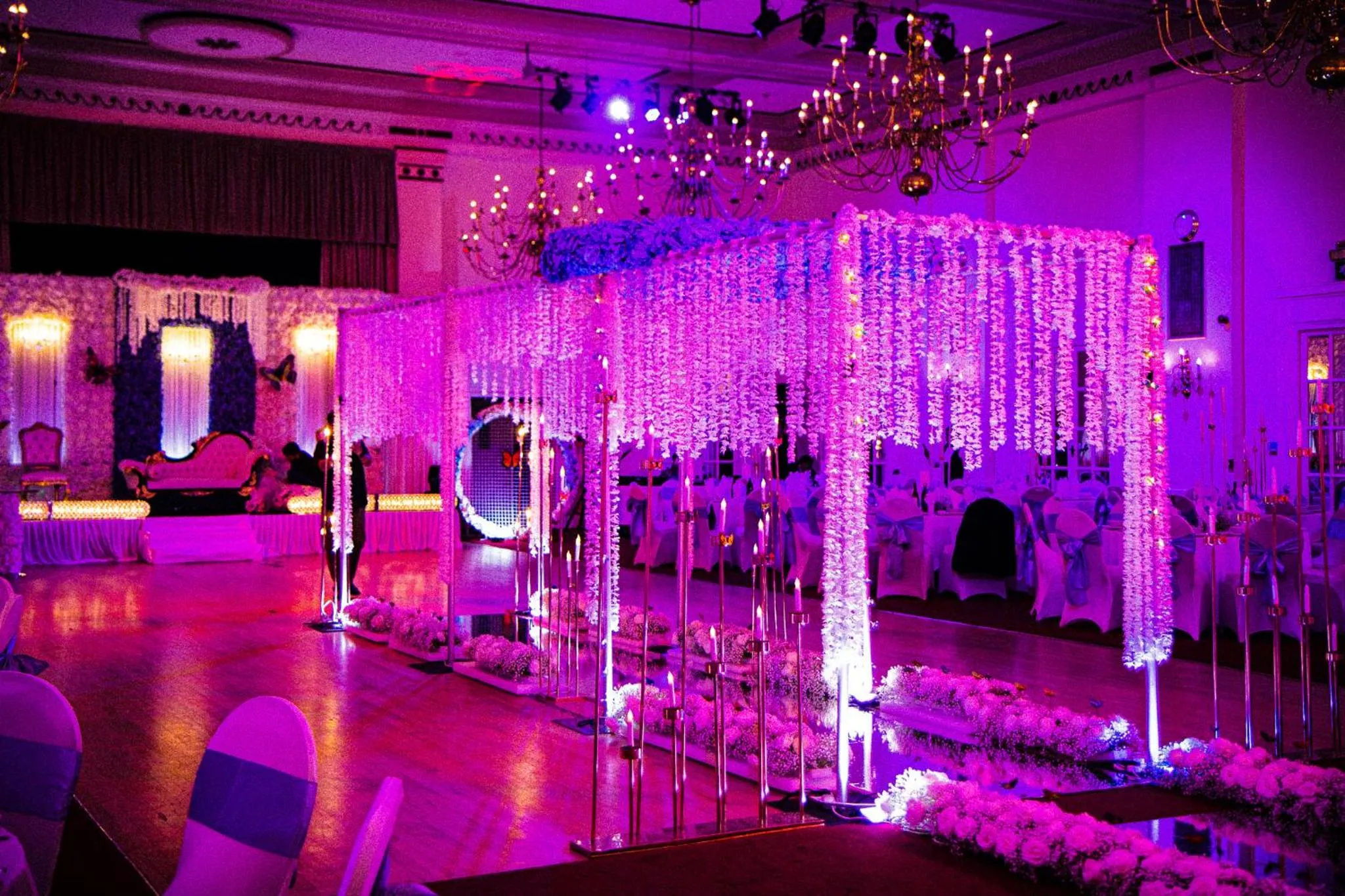 wedding in Adelphi Hotel