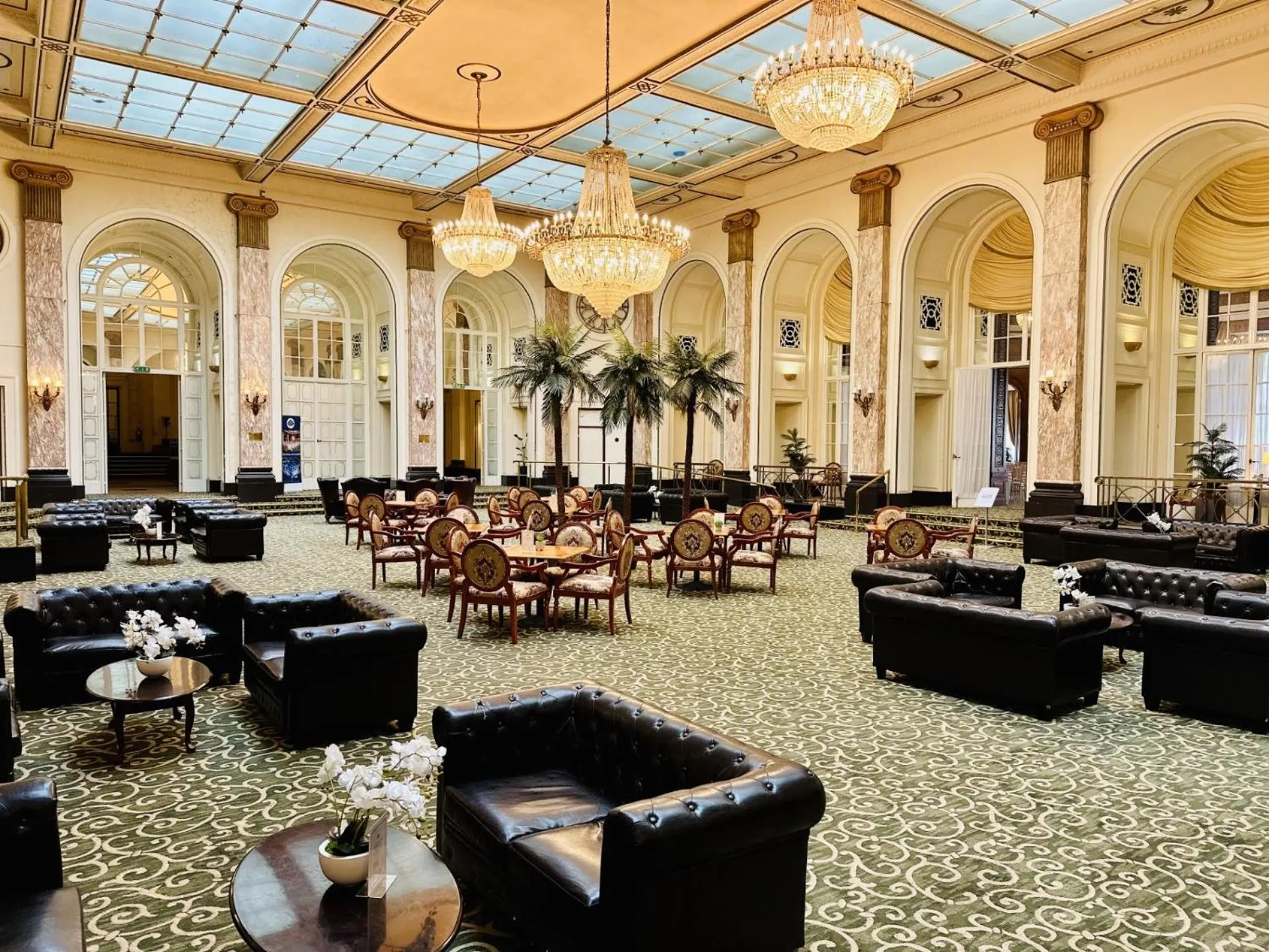 Restaurant/places to eat in Adelphi Hotel