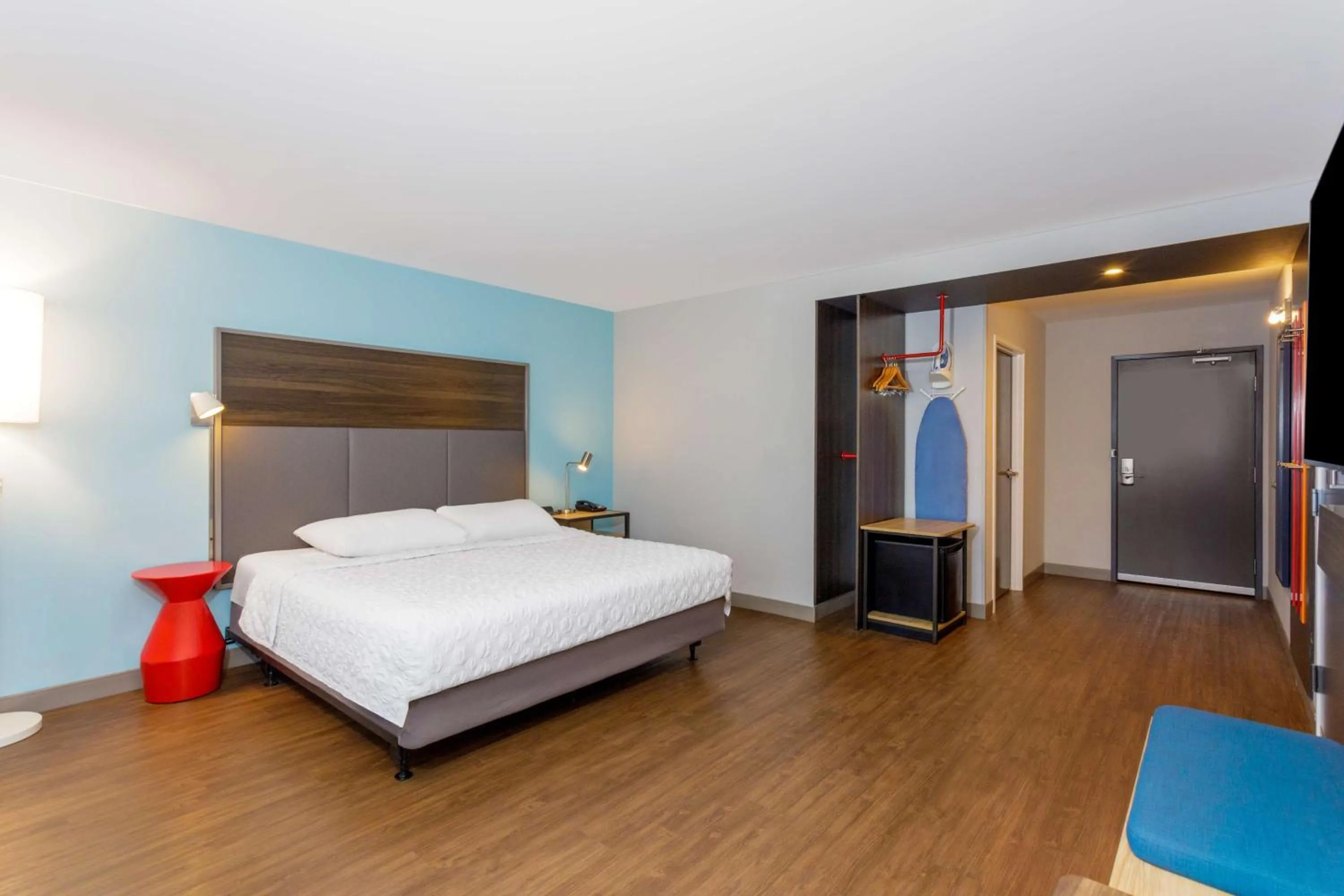 Photo of the whole room, Bed in Tru By Hilton Panama City Beach