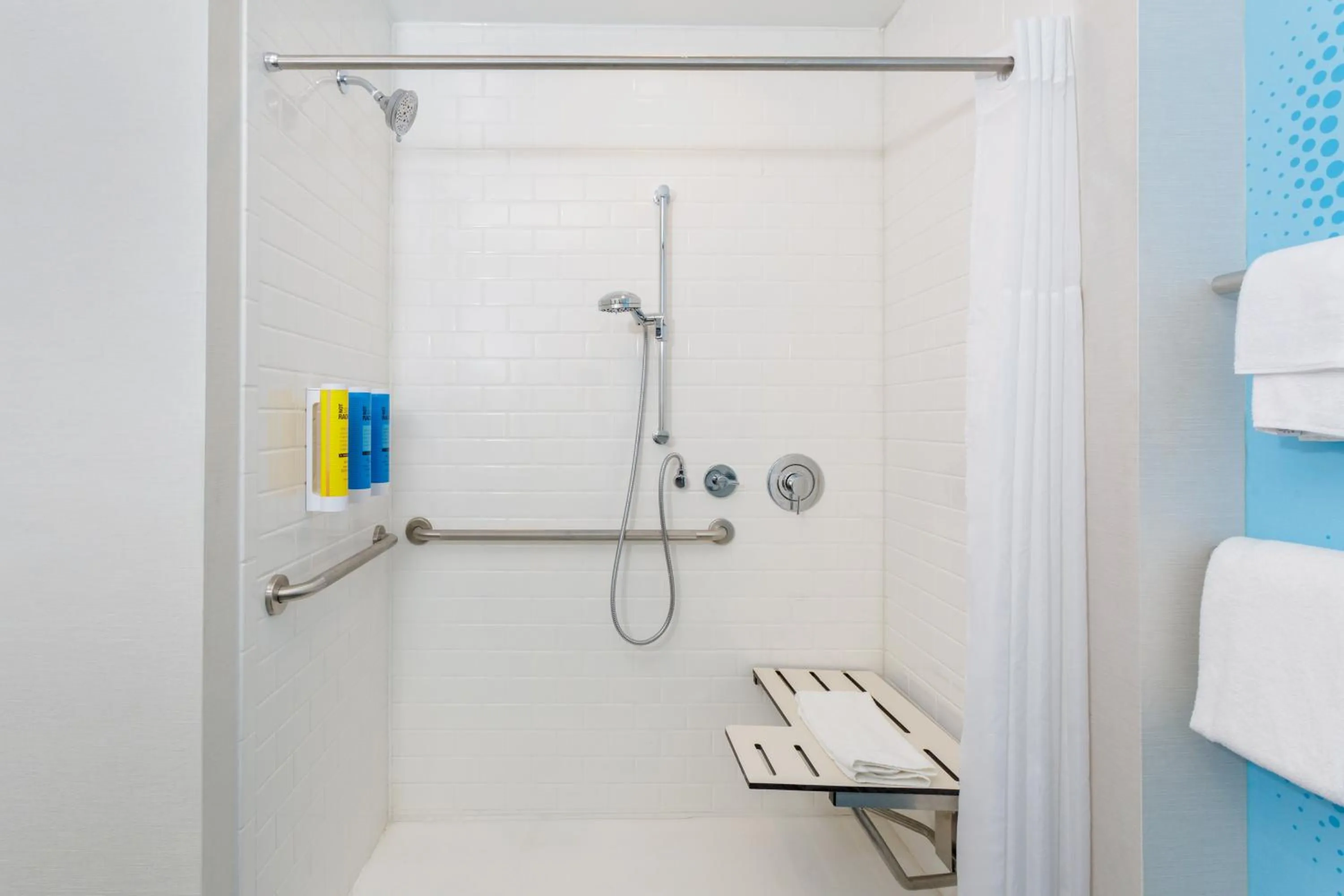 Shower in Tru By Hilton Panama City Beach